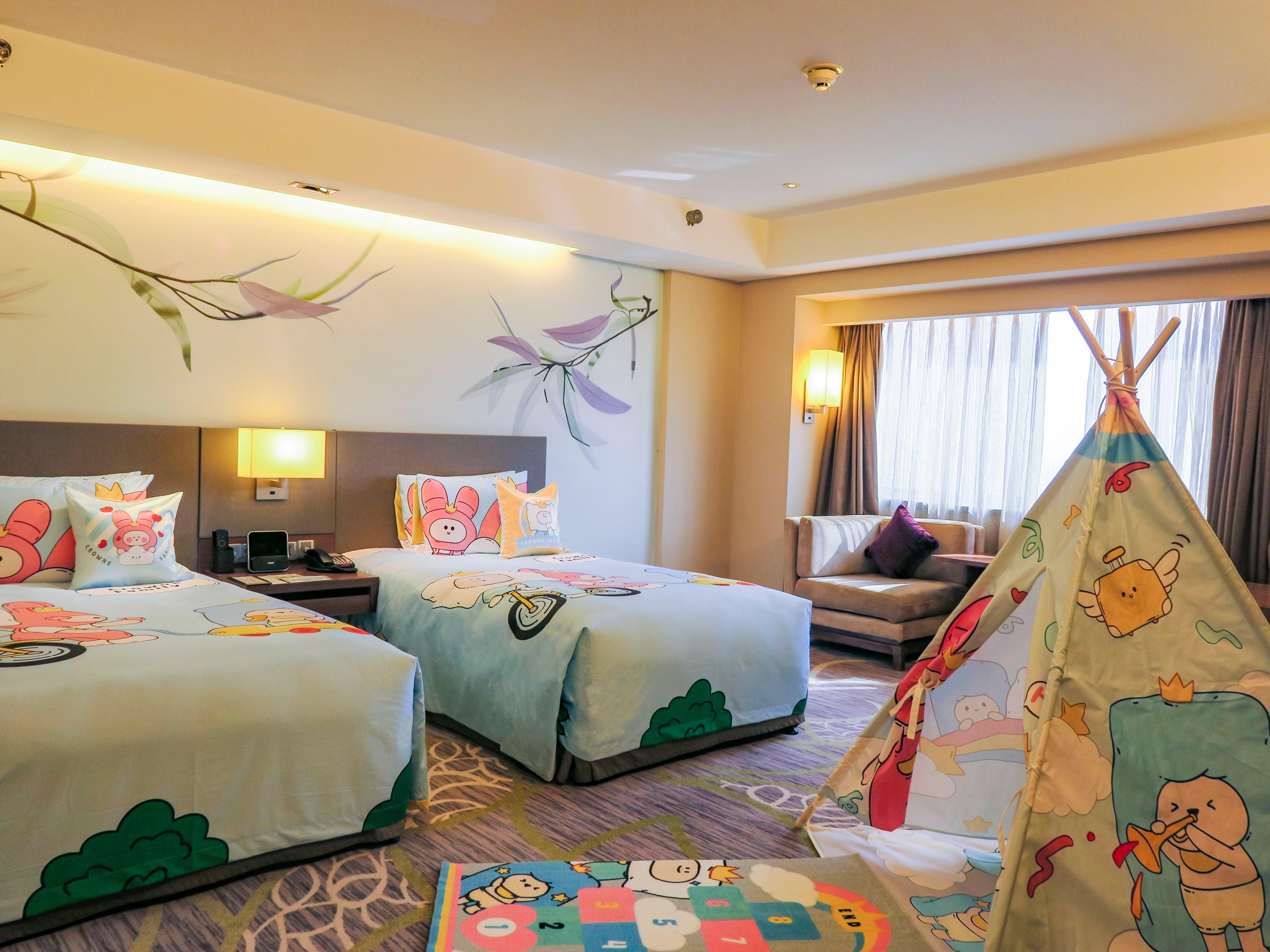 Junior Suite City View King Bed