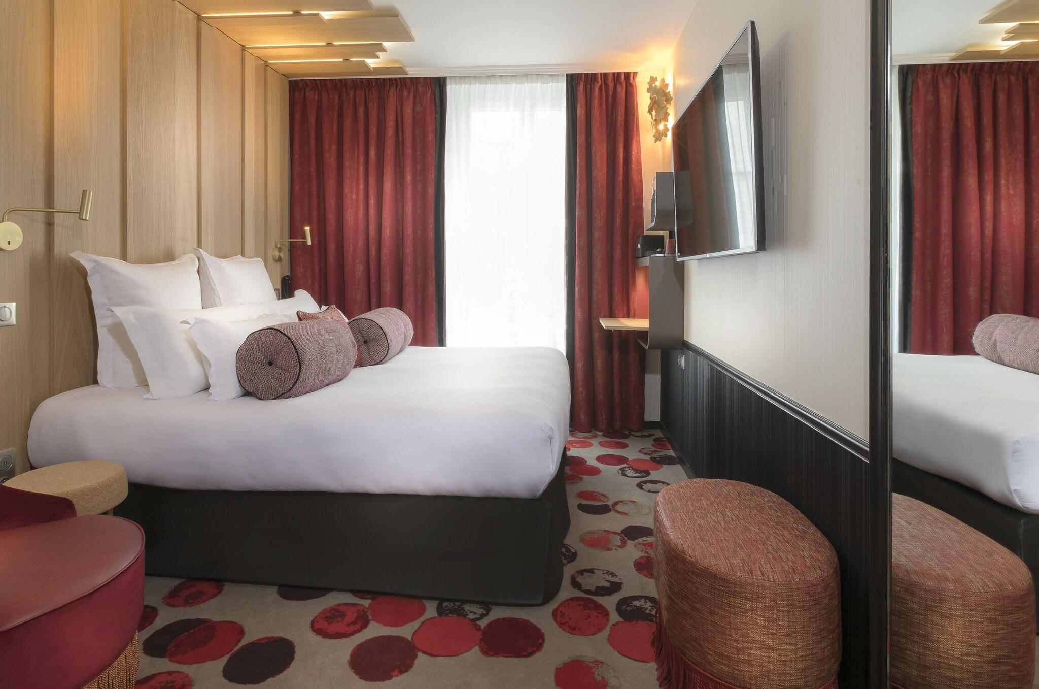 Double Queen Size Bed