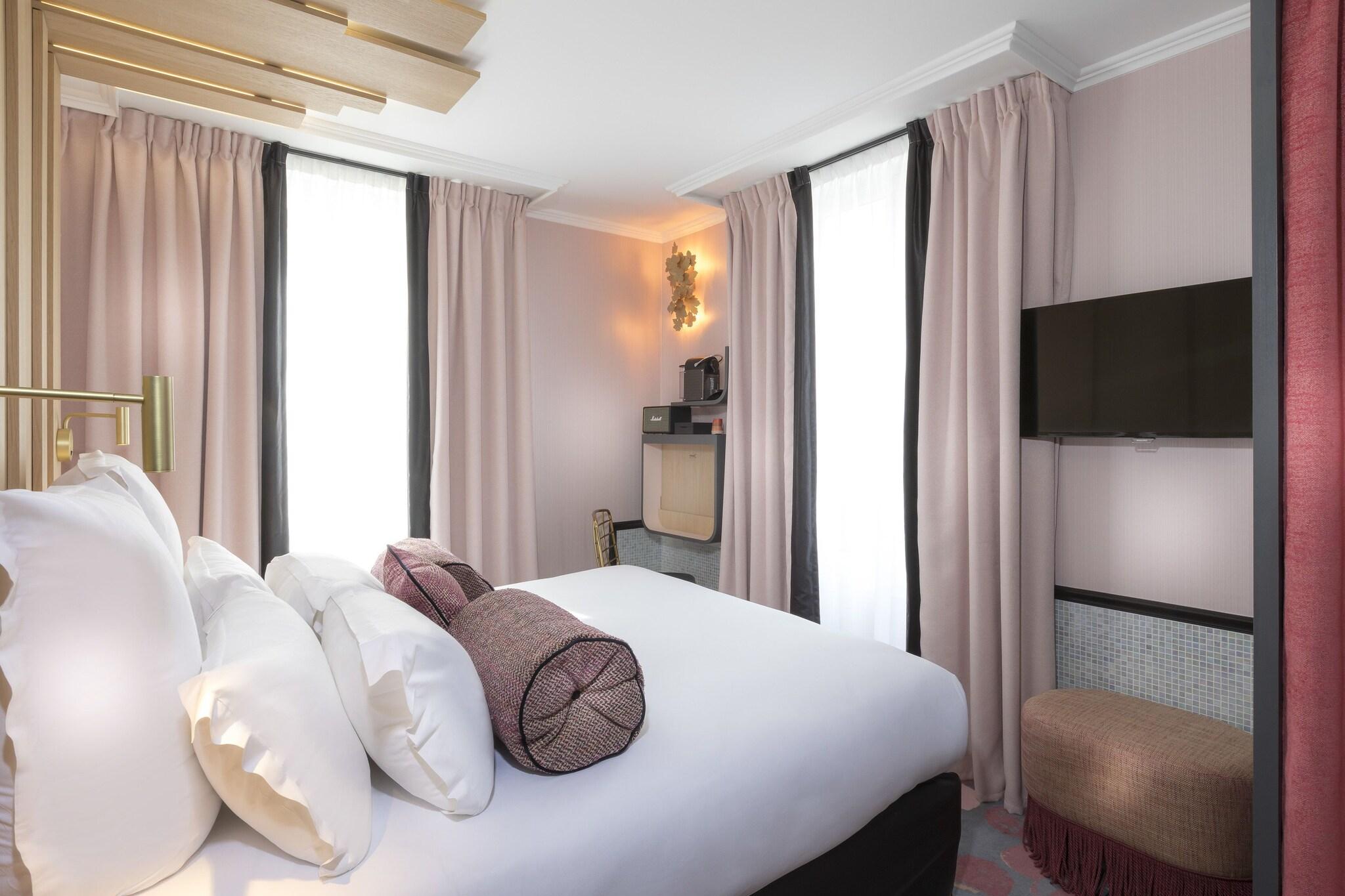 Double Queen Size Bed