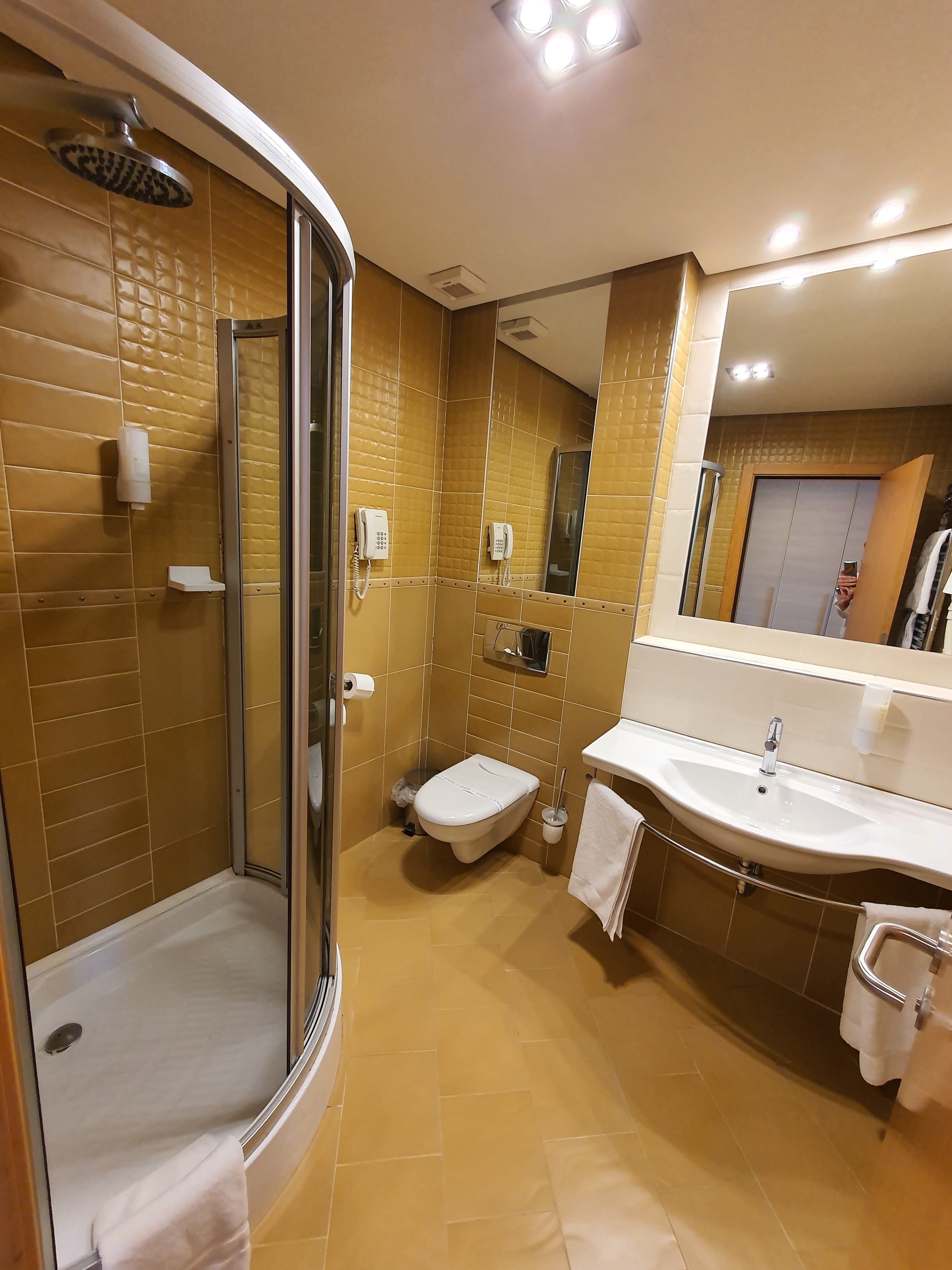 Double Single Superior with Balcony