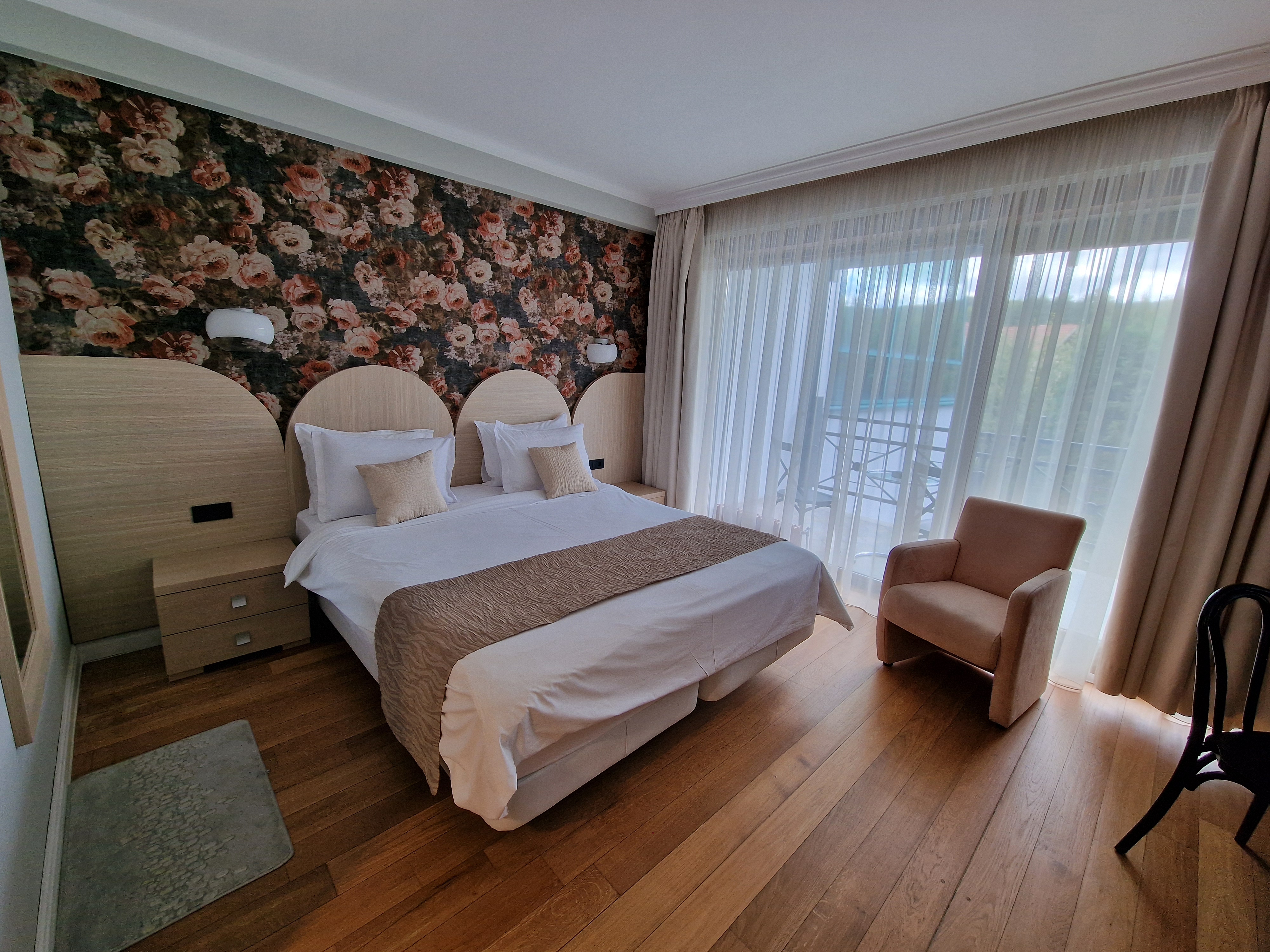 Double Single Superior with Balcony