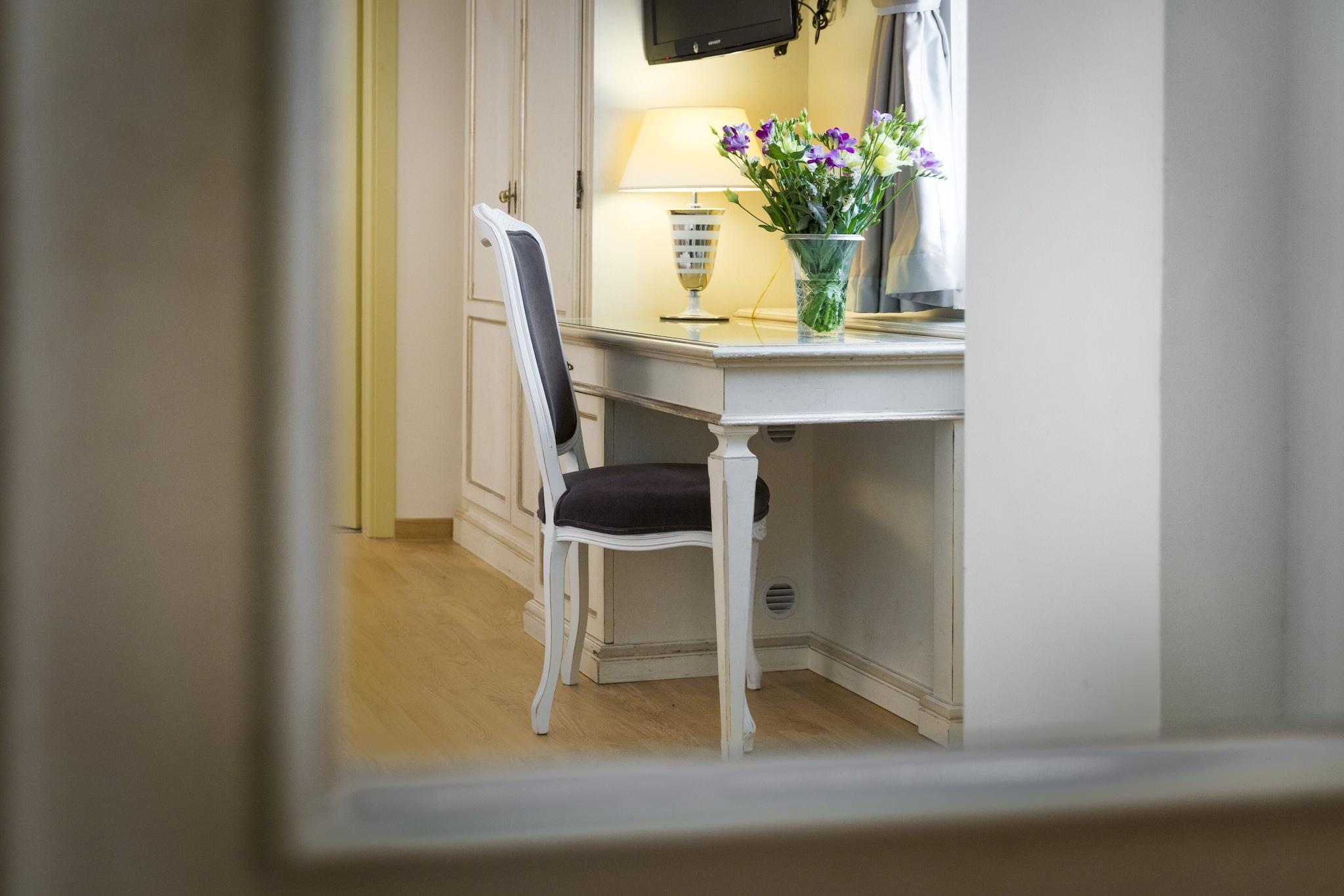 Family Room Three Beds