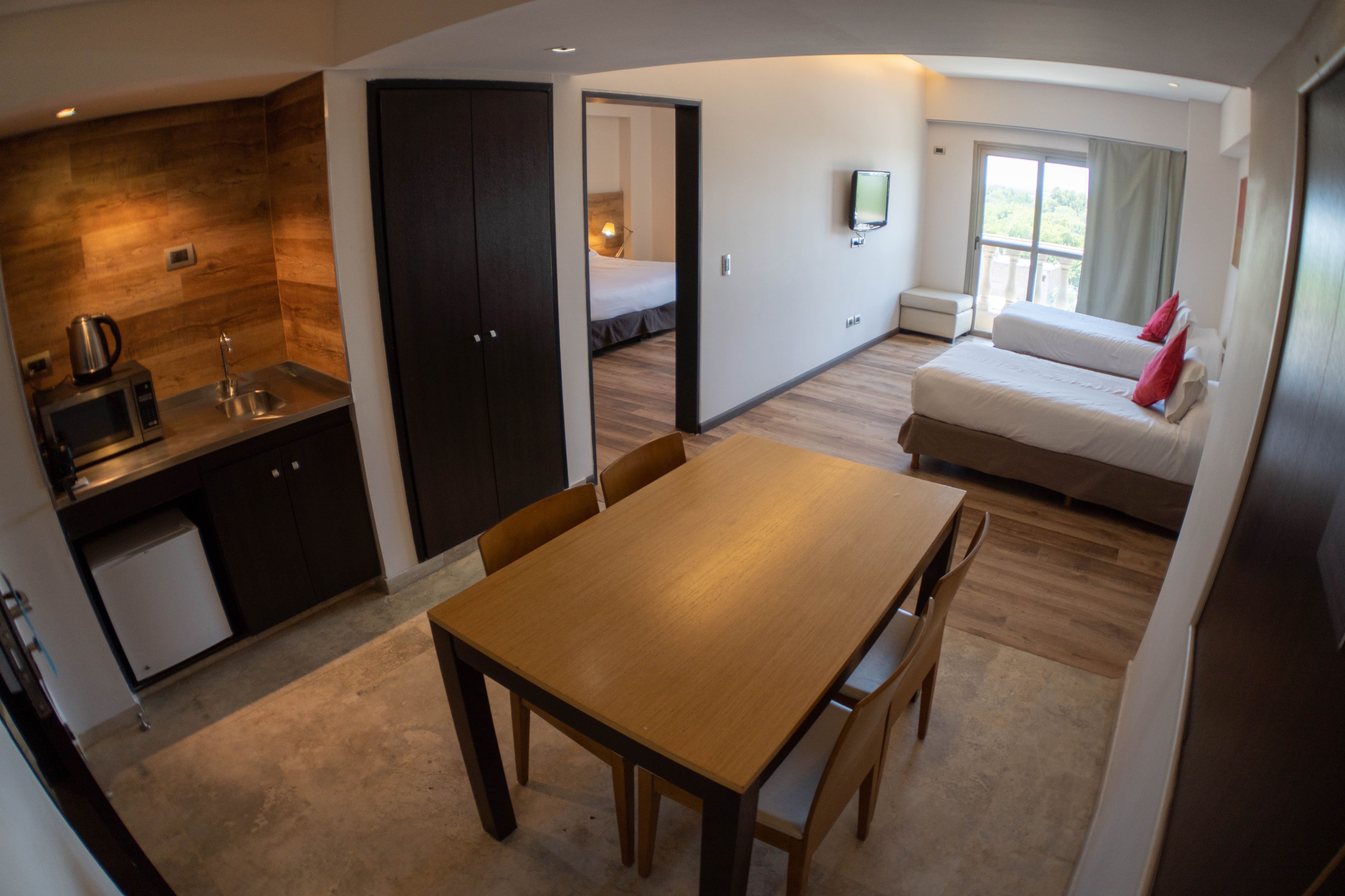 Family Room Capacity 4