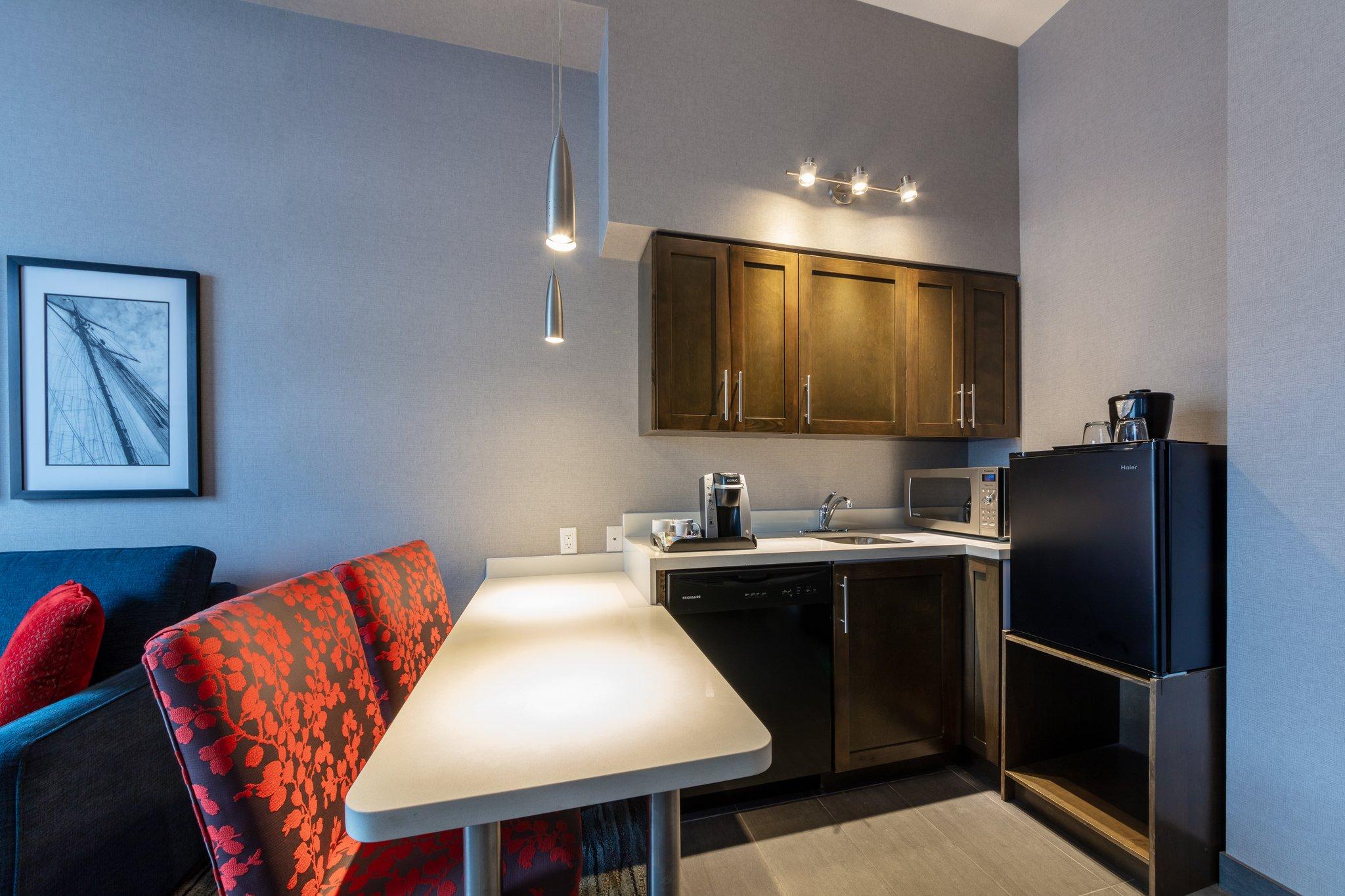 Suite Two Queen Beds One Bedroom
