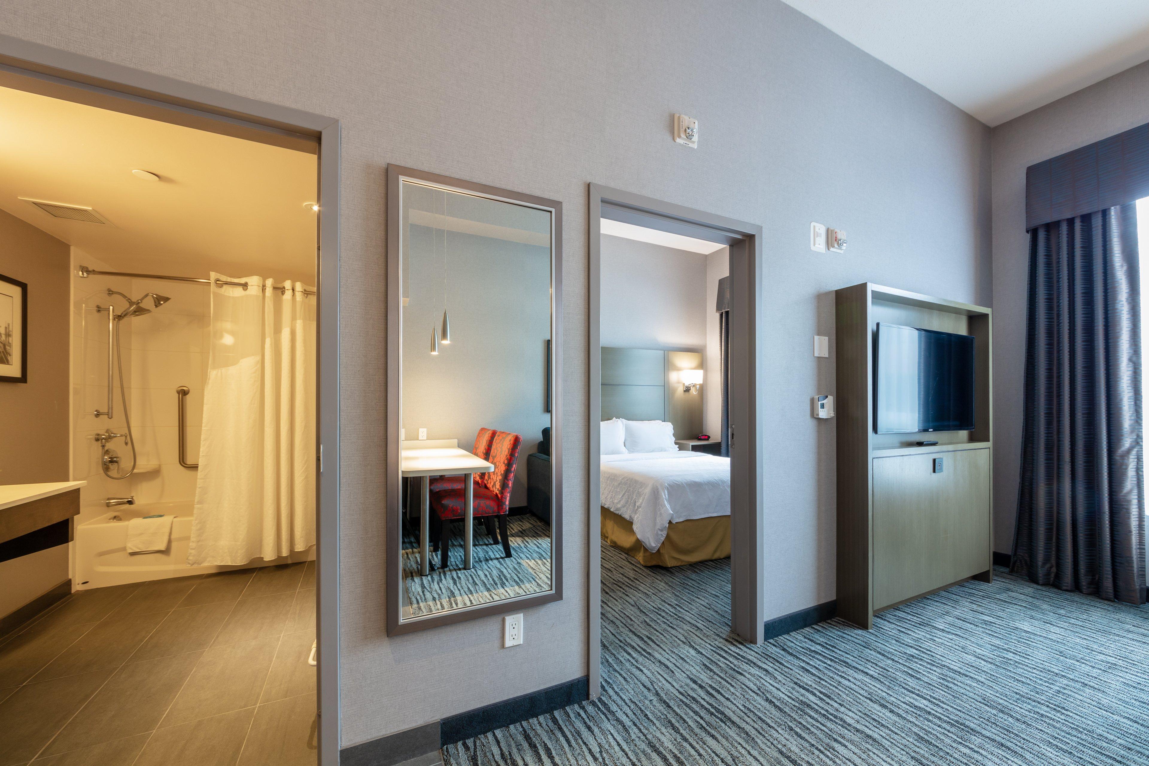 Suite Accessible-queen Size Bed