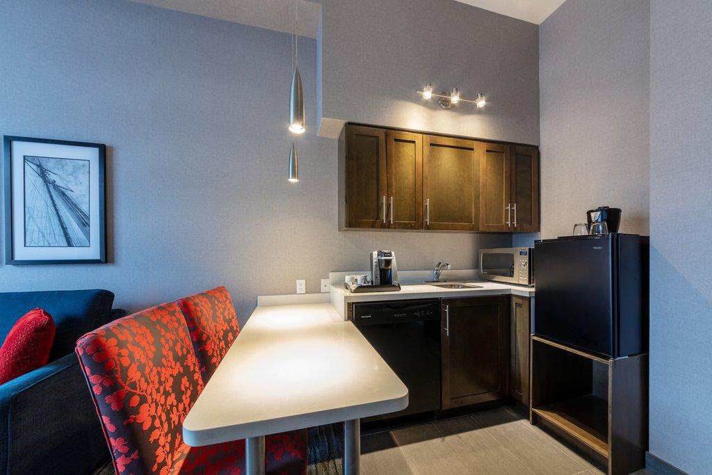 Suite Two Queen Beds One Bedroom