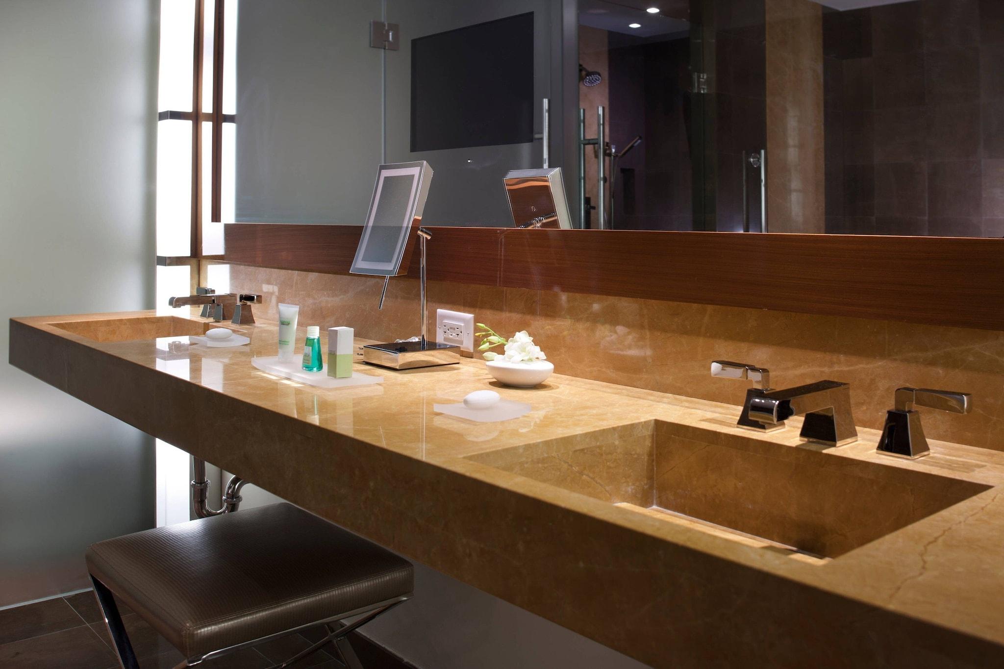 Junior Suite Two Double Beds Non Smoking