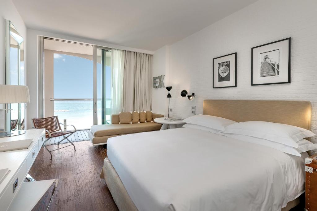 Double Deluxe Sea Front