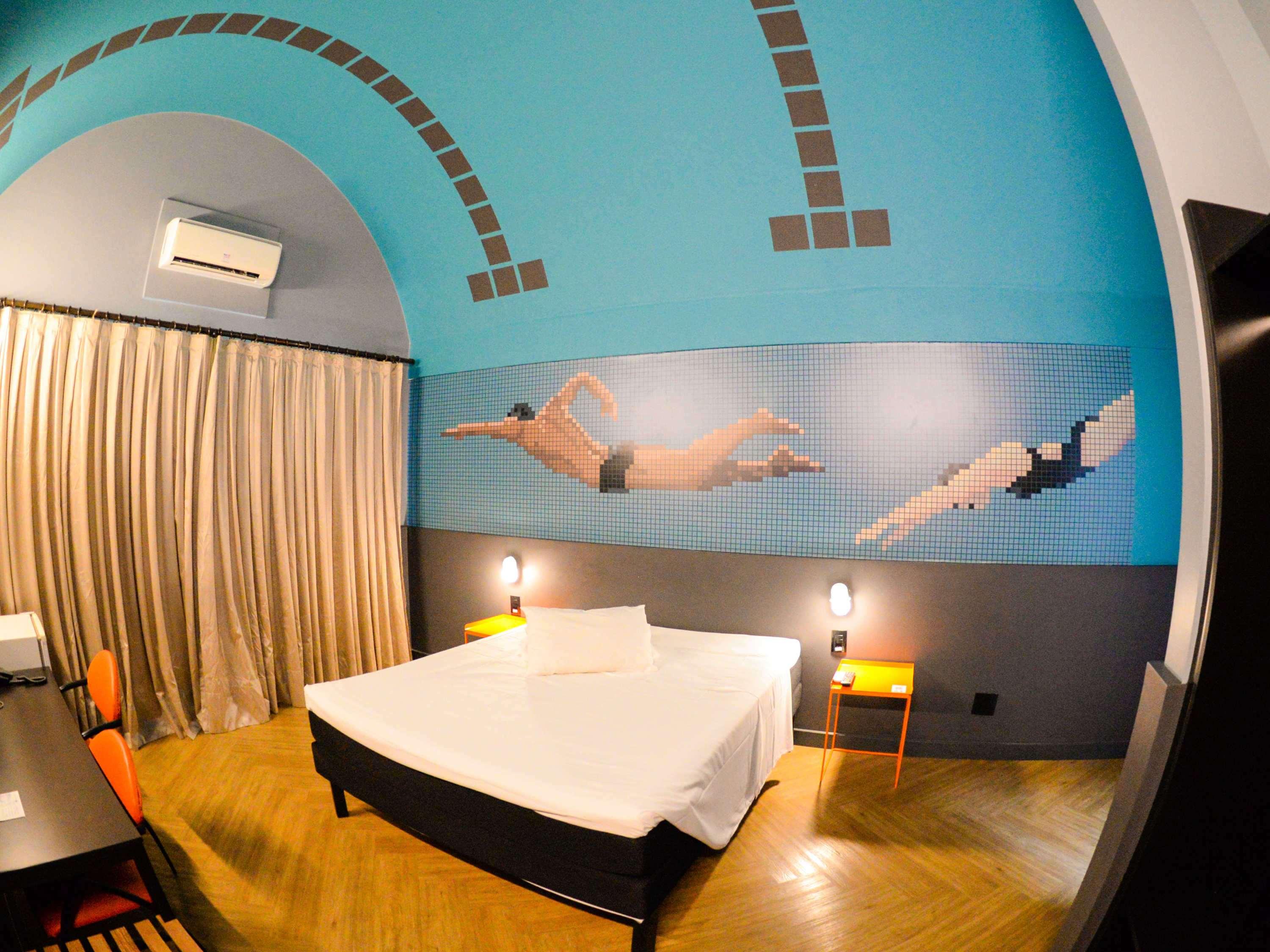 Double Deluxe Queen Bed