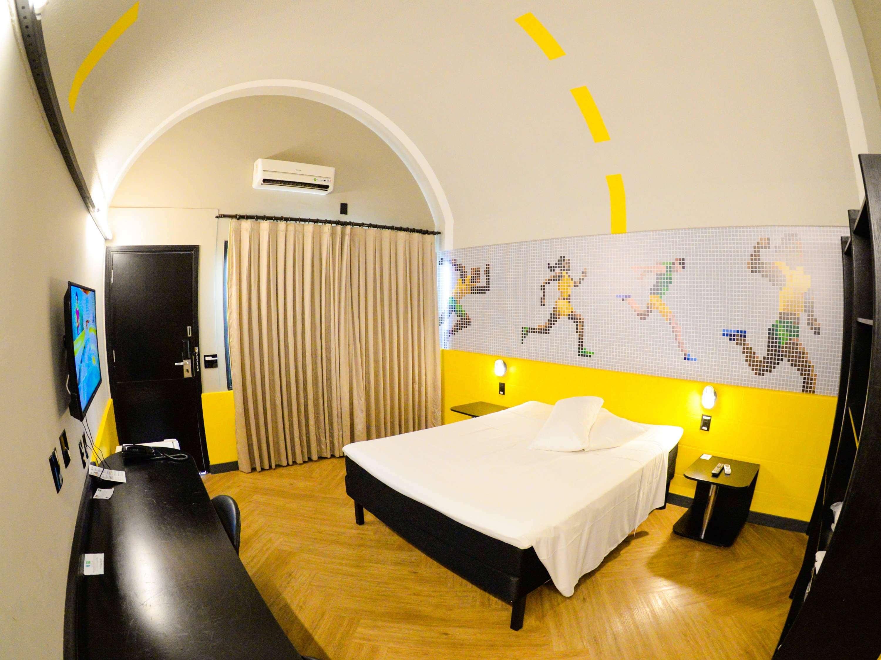 Double Deluxe Queen Bed