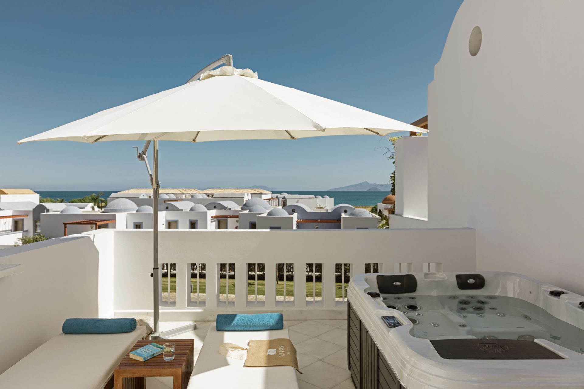 Family Room with Jacuzzi