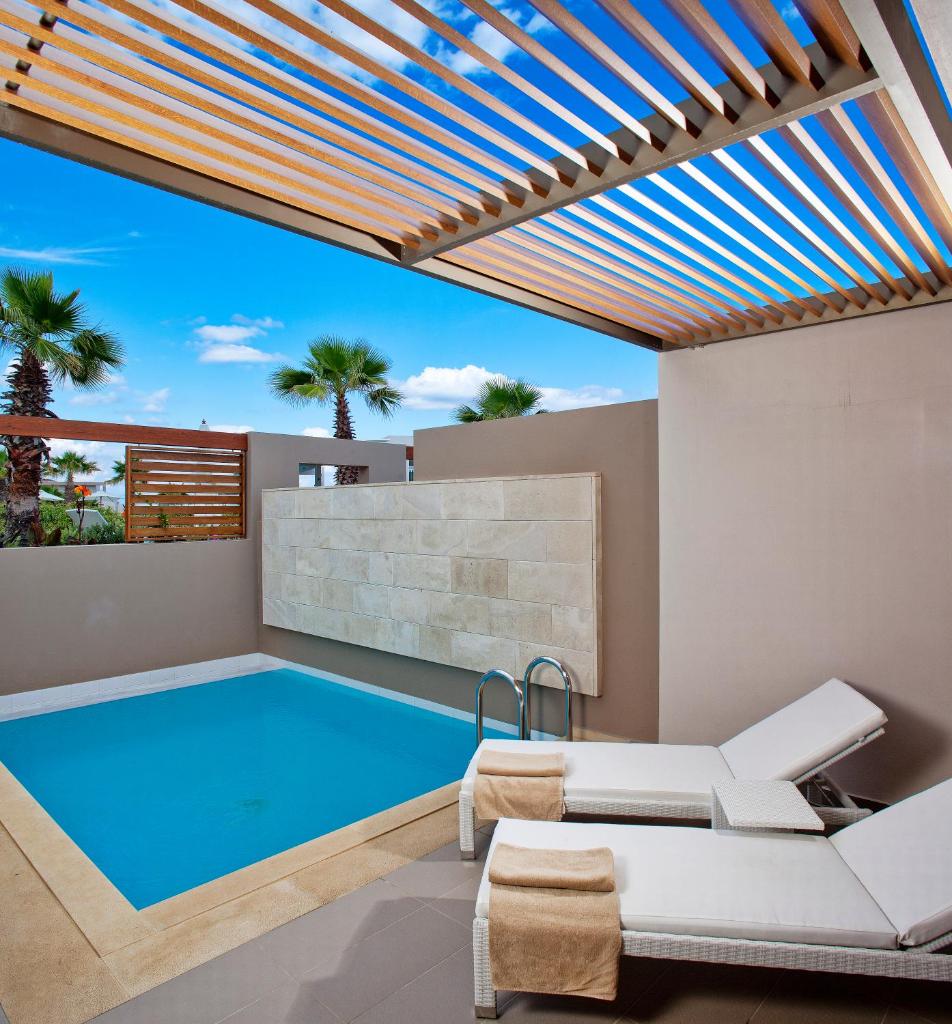 Double or Twin Superior with Private Pool