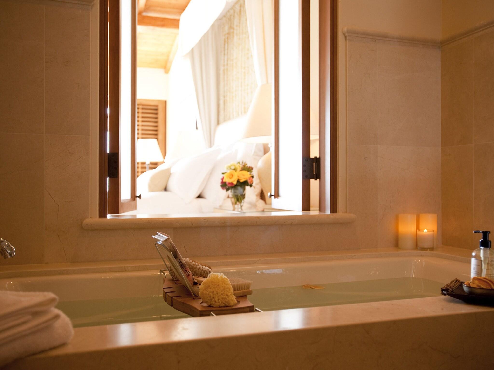 Bungalow Ocean View King Bed