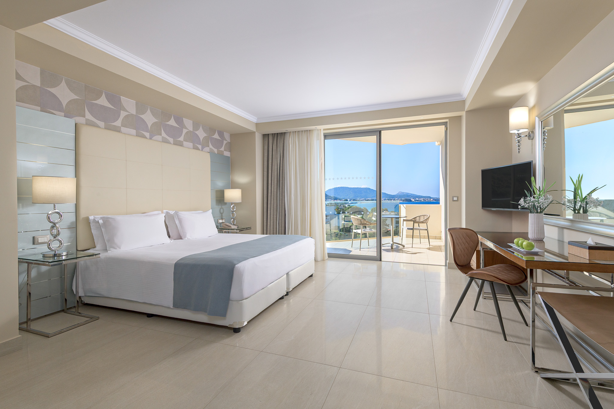 Double or Twin Deluxe Side Sea View