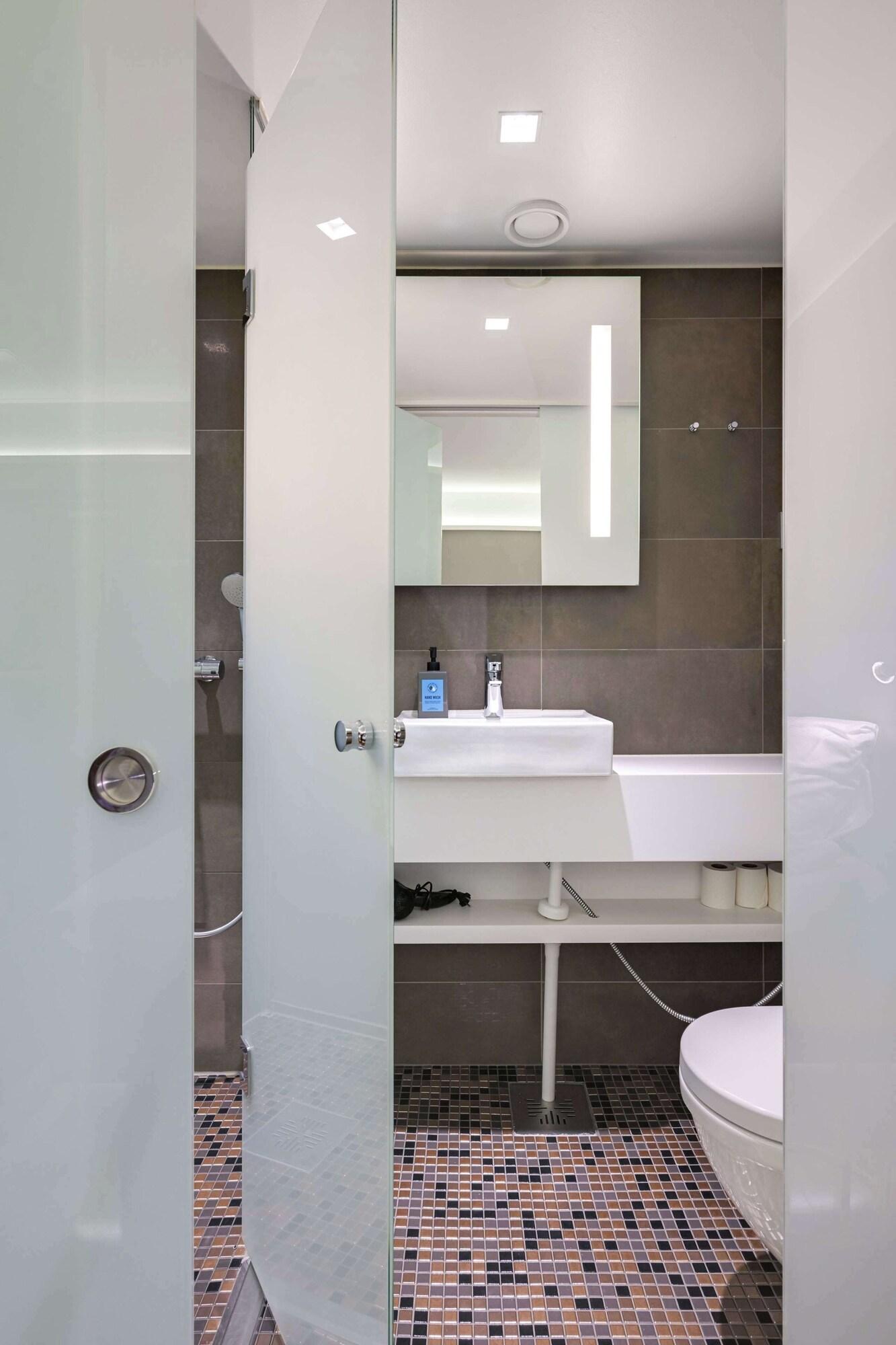 Double Superior Queen Bed