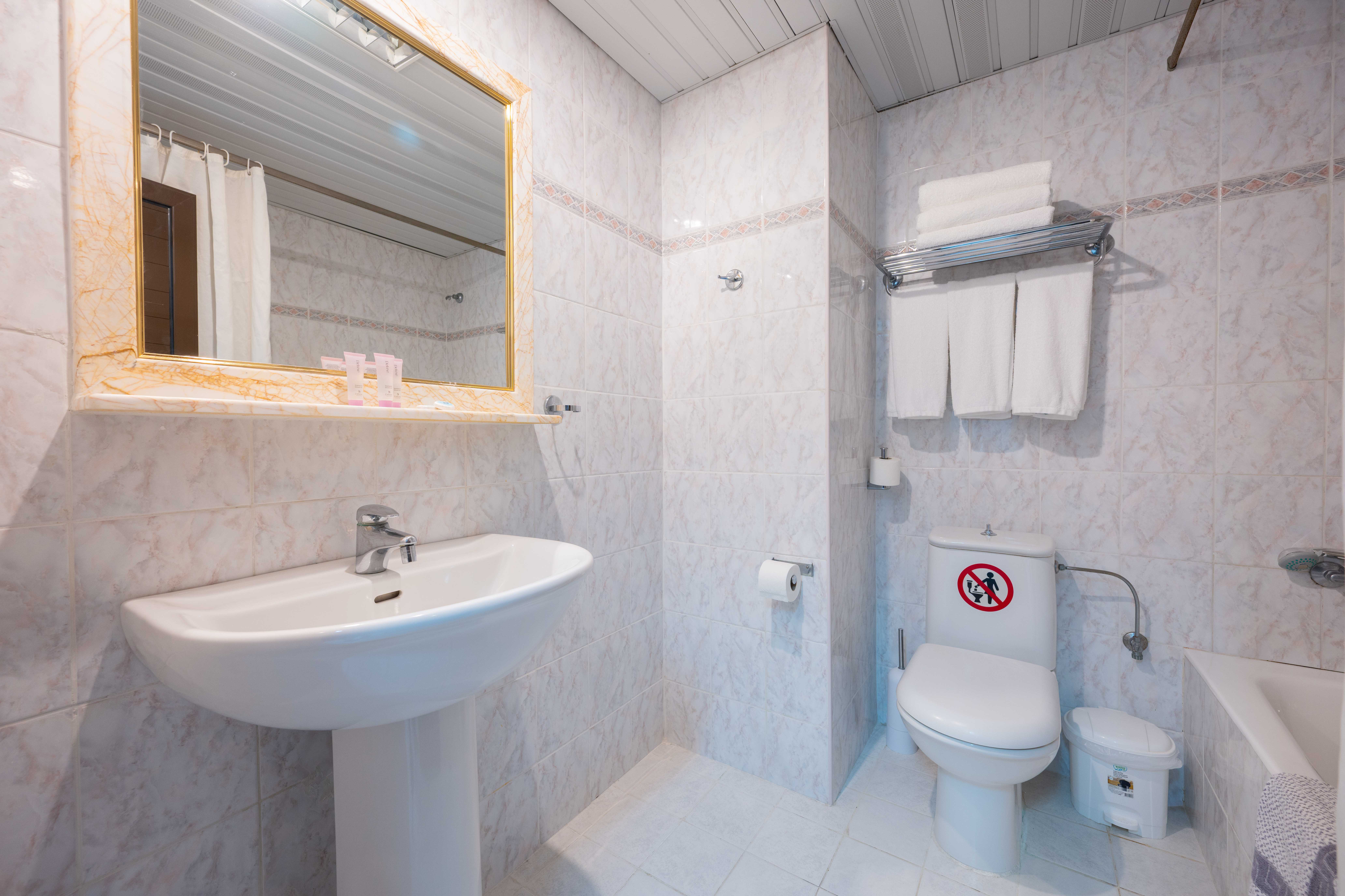 Double or Twin Standard