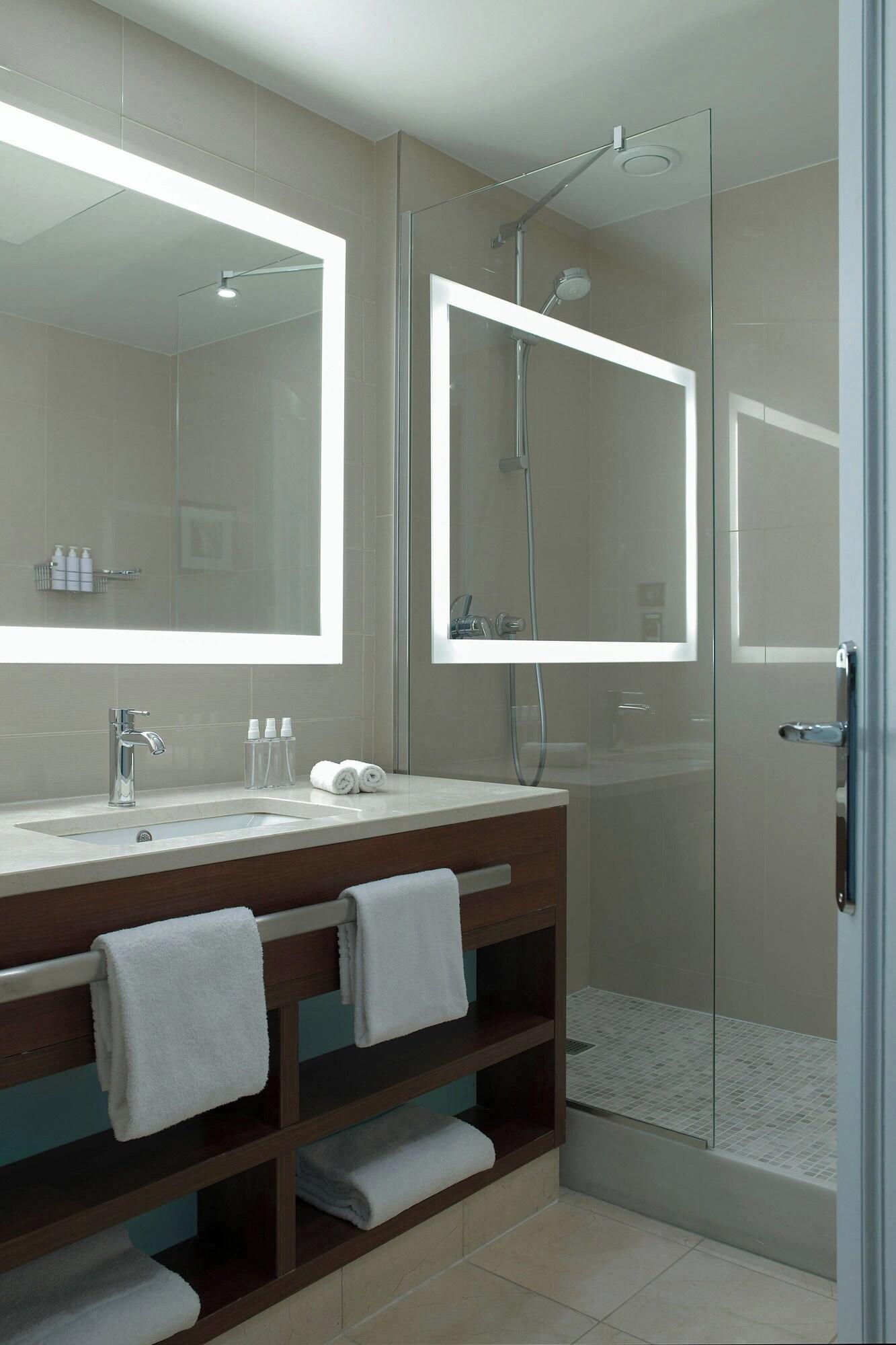 Double Superior King Bed