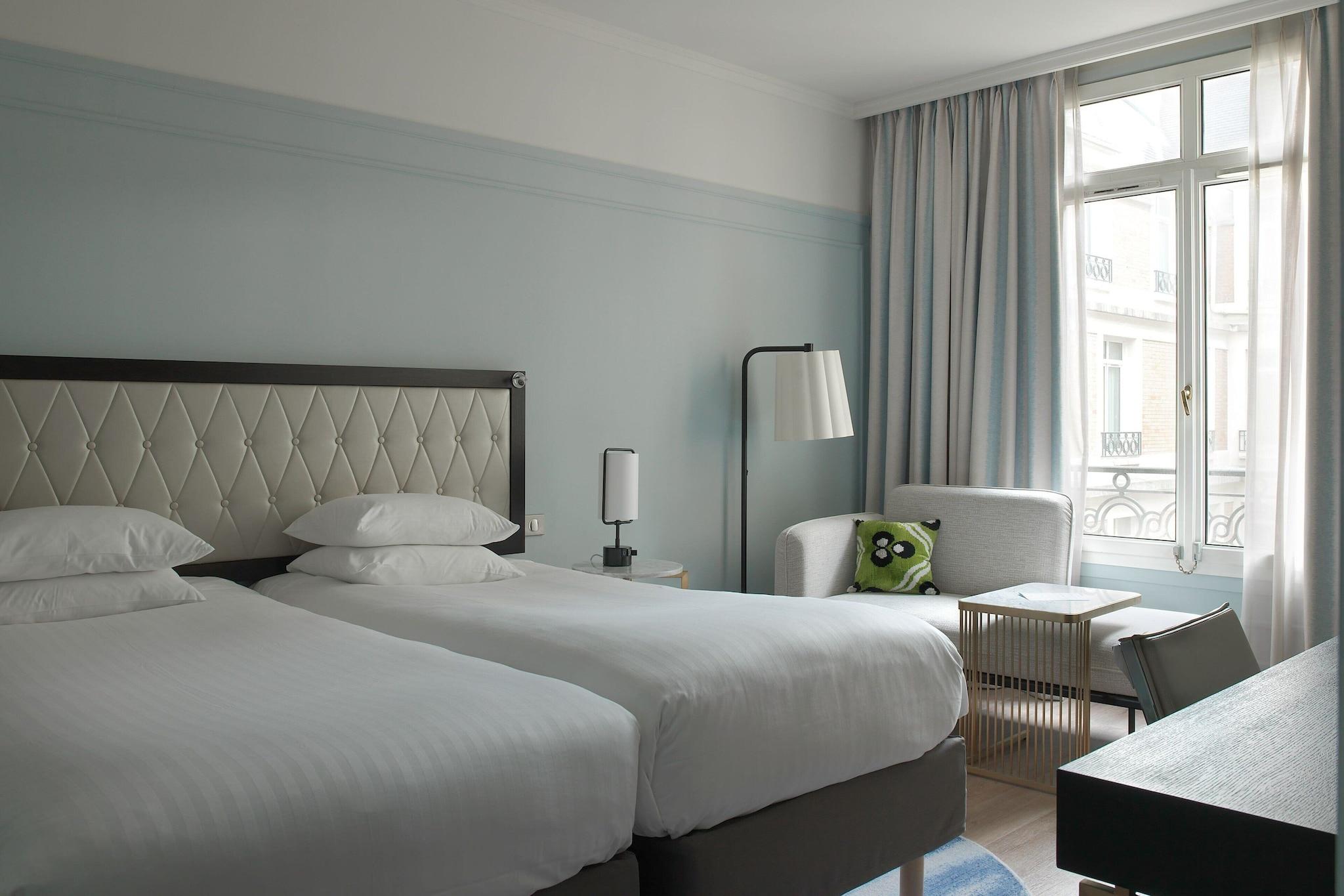 Twin Deluxe City View