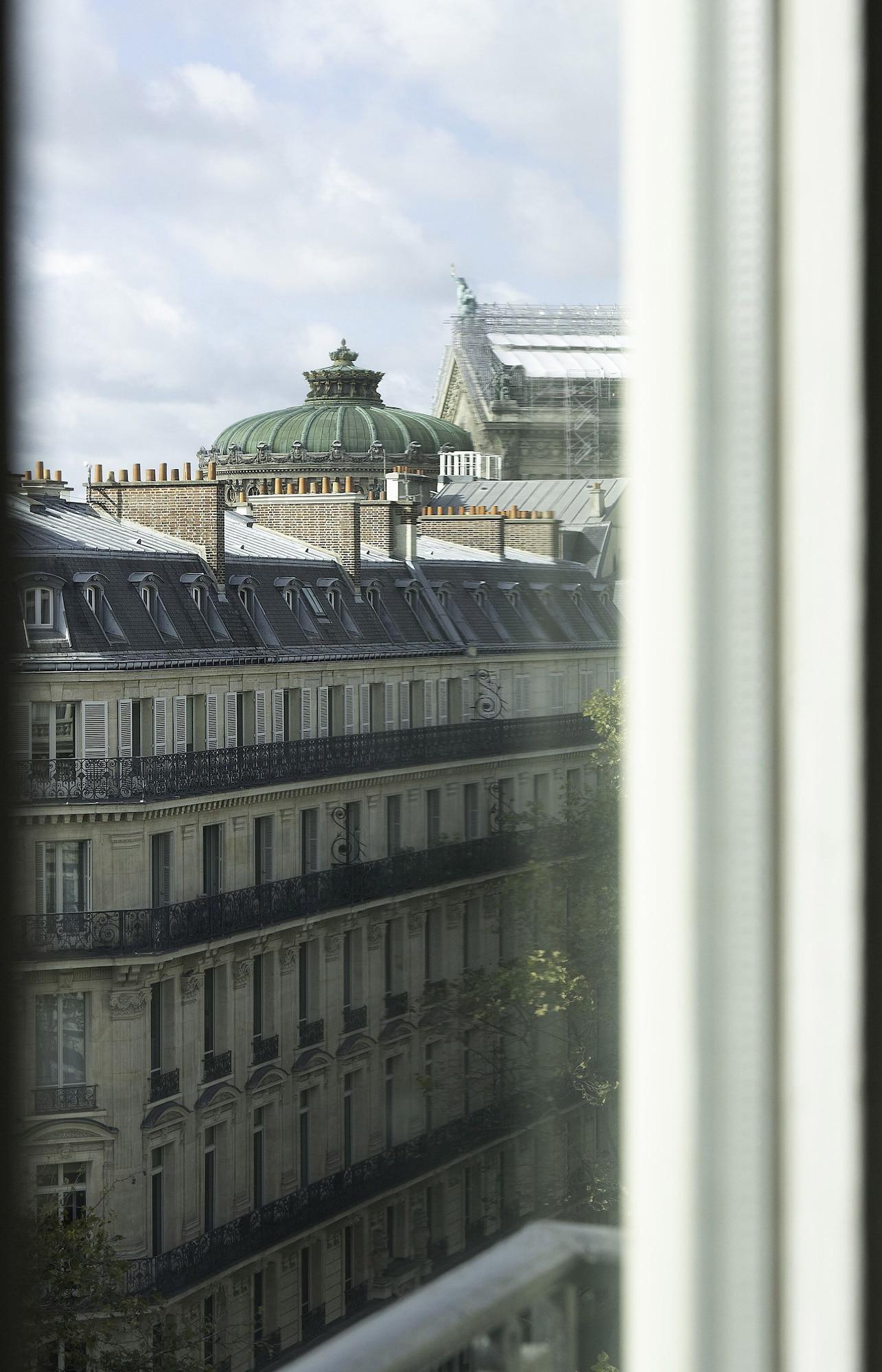 Twin Deluxe City View