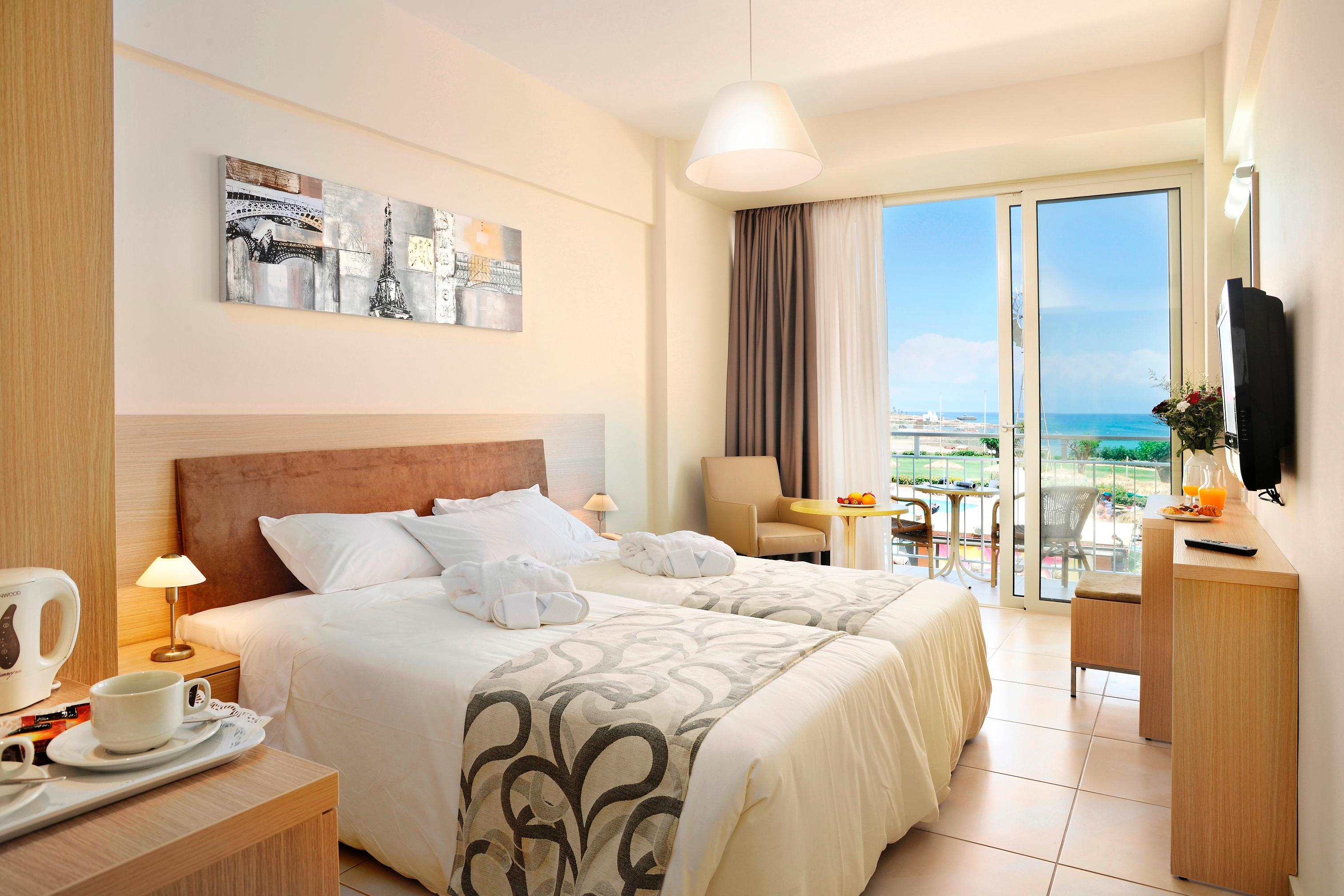 Double or Twin Side Sea View