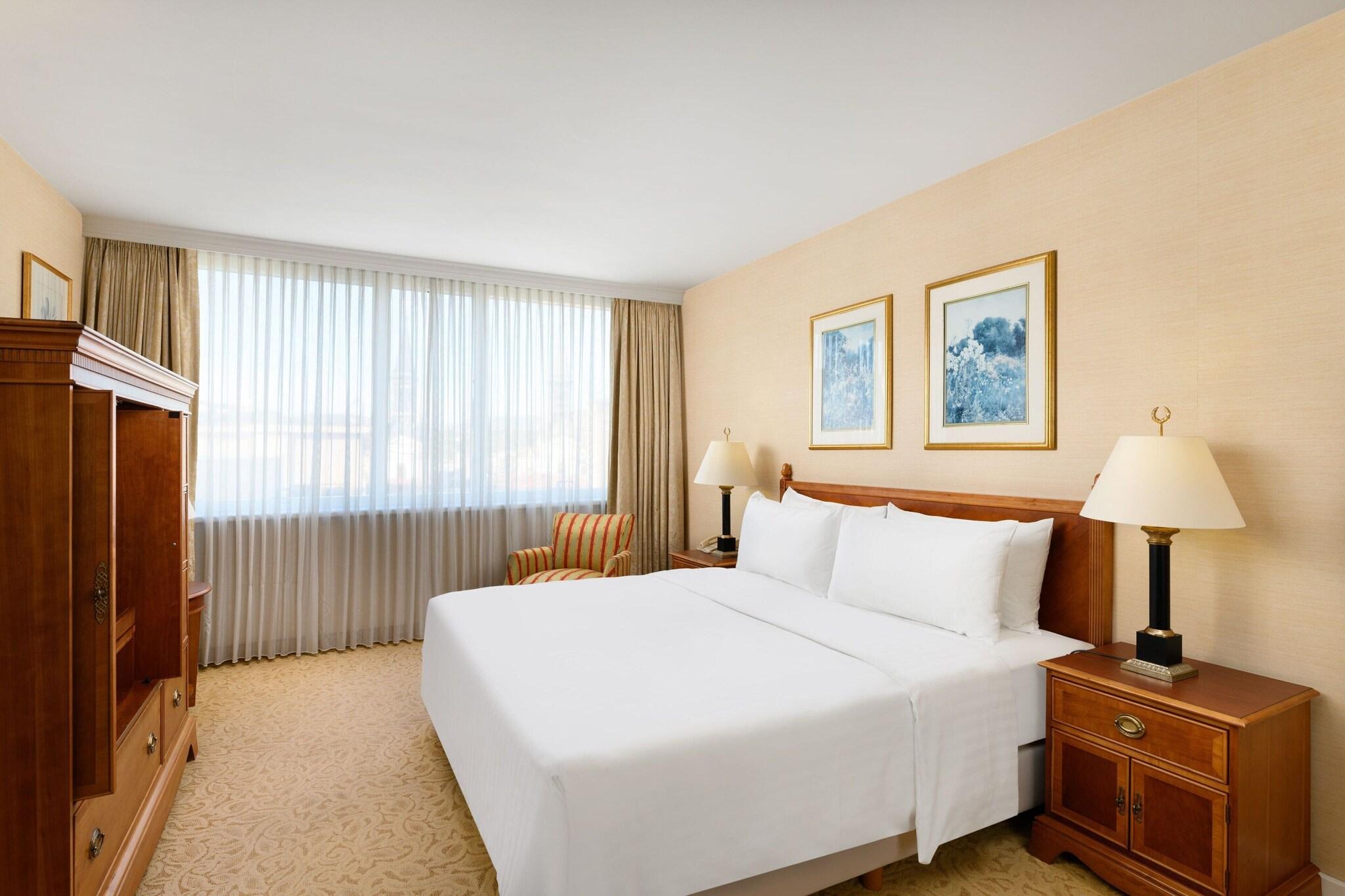 Apartment Queen Size Bed