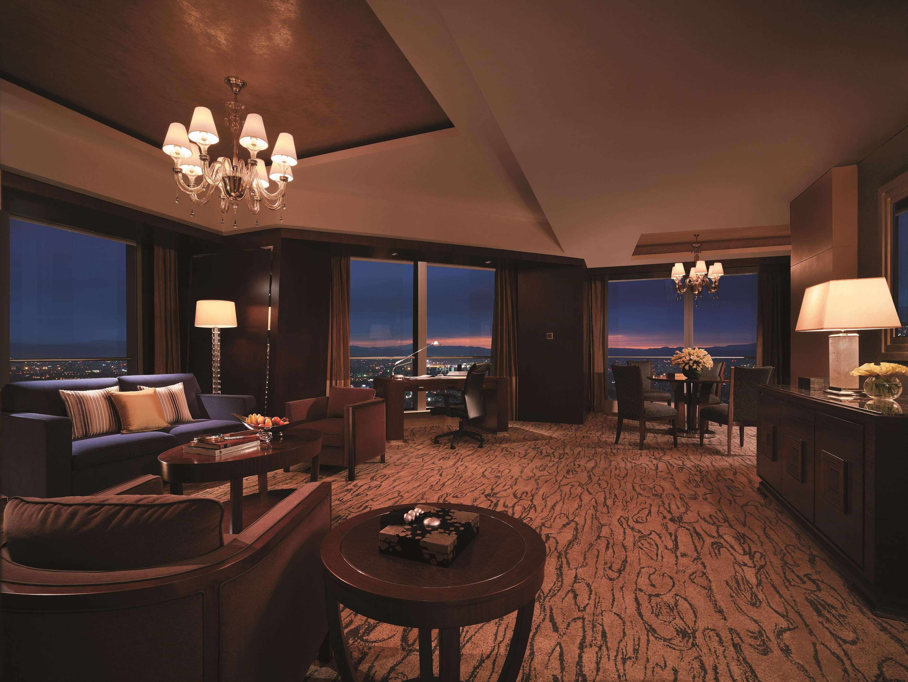 Suite Premier King Bed