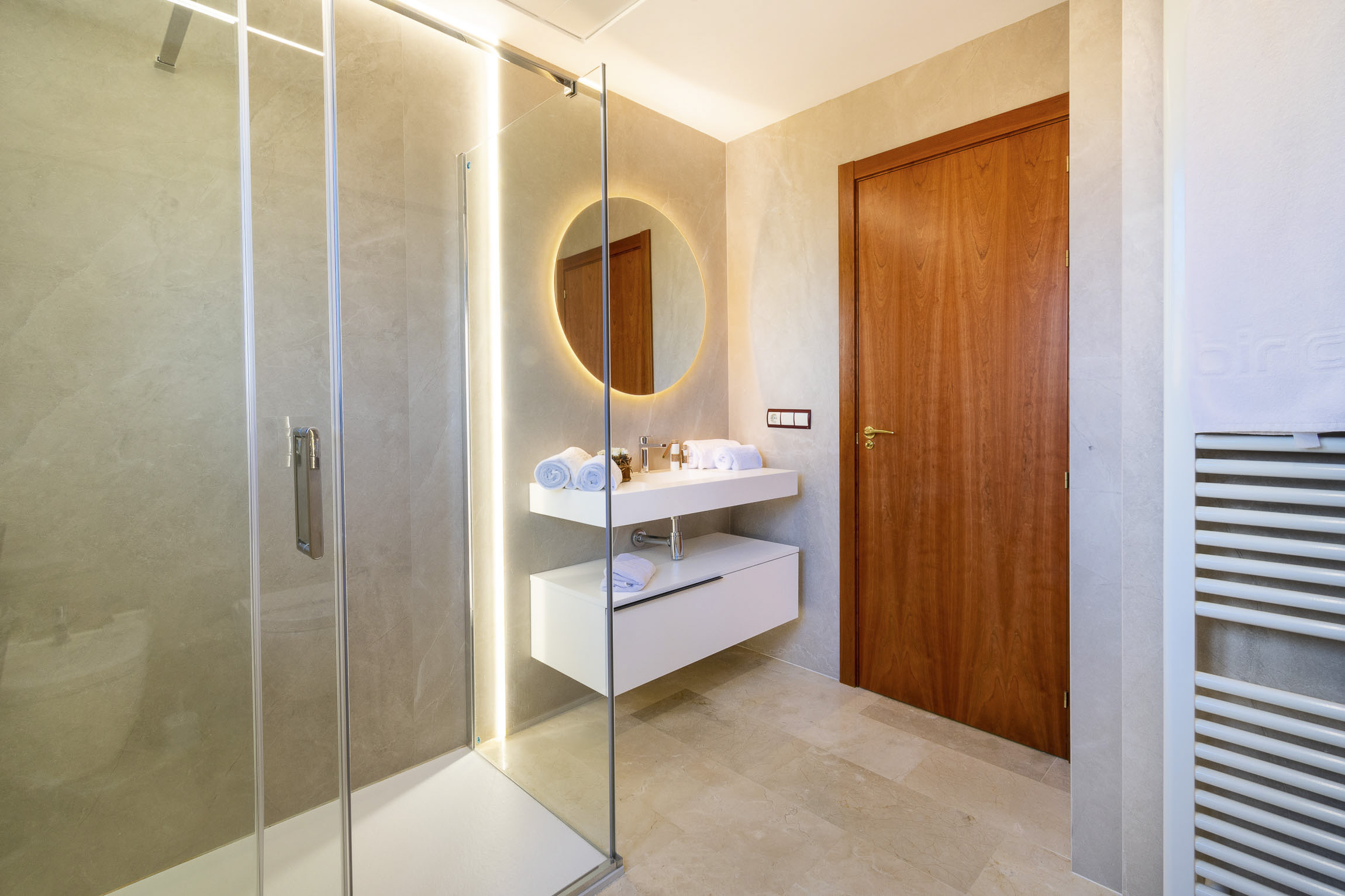 Apartment Capacity 6 Three Bedroom