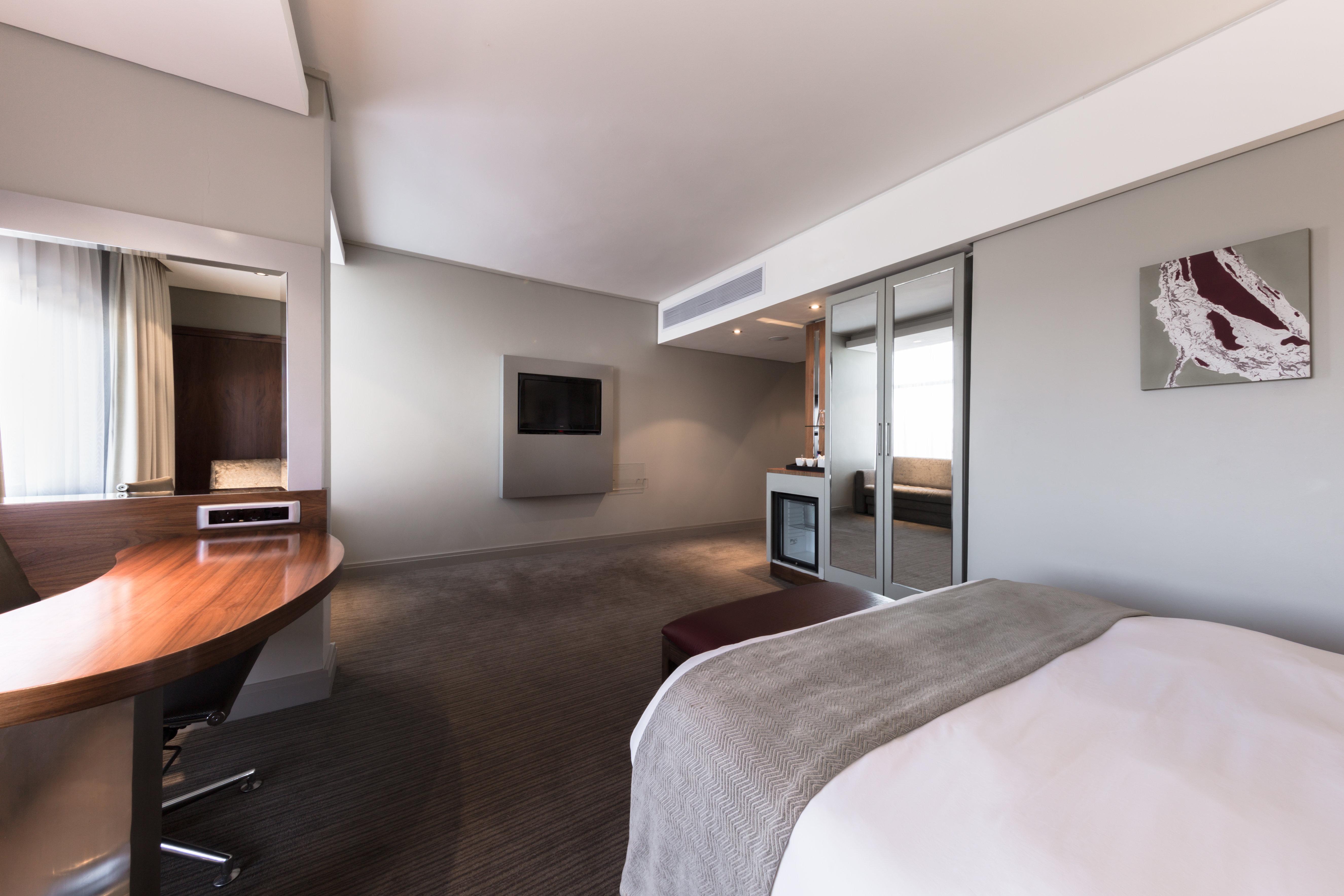 Double Accessible-queen Size Bed