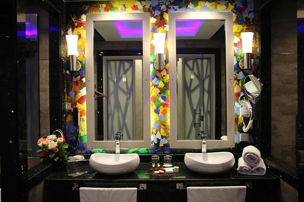 Junior Suite Pool View