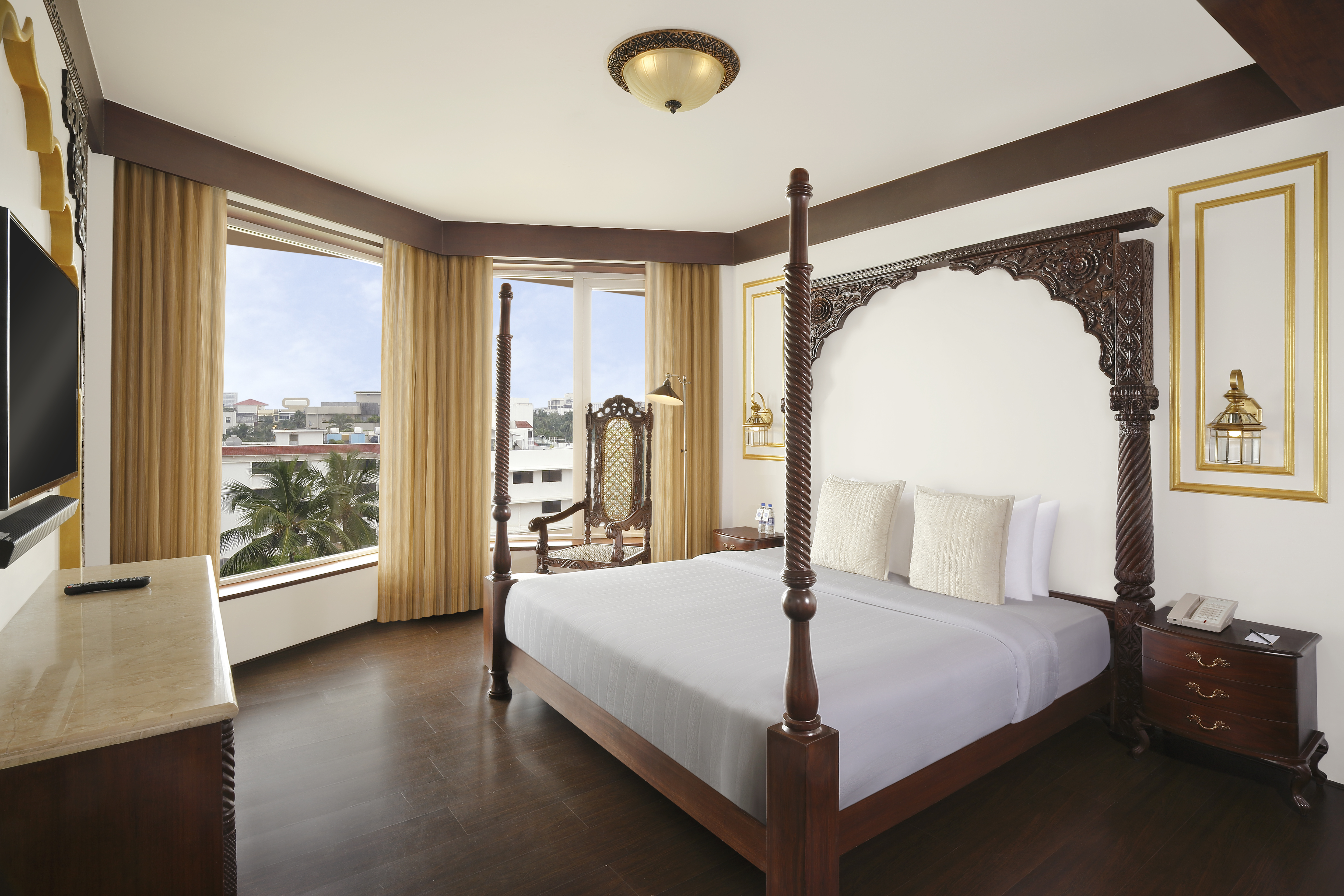 Suite Ocean View King Bed