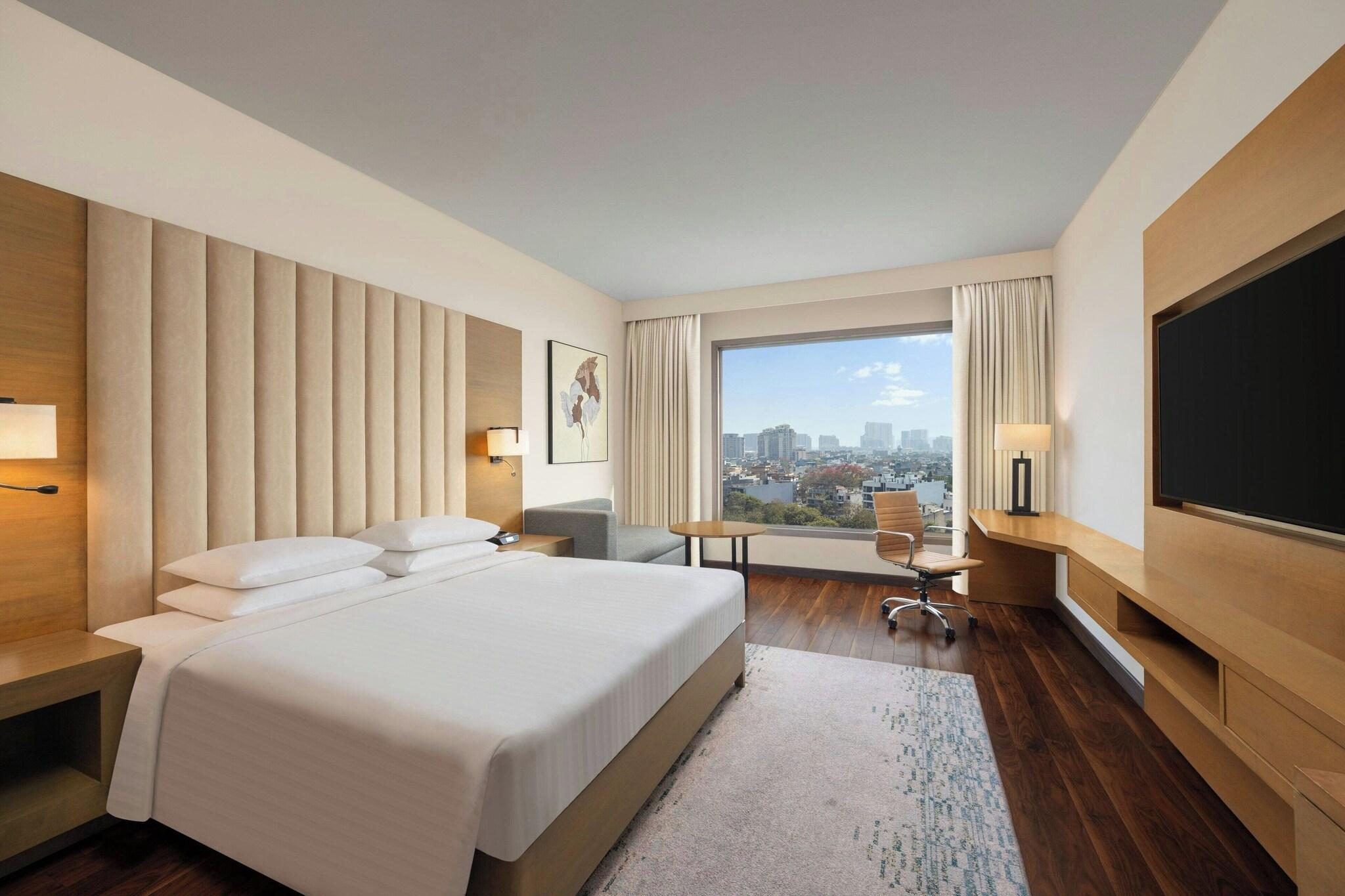 Double Club King Bed