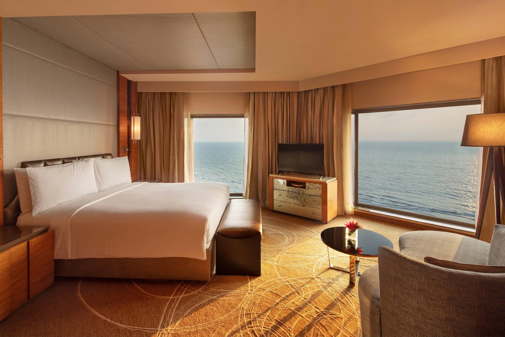 Suite King Size Bed