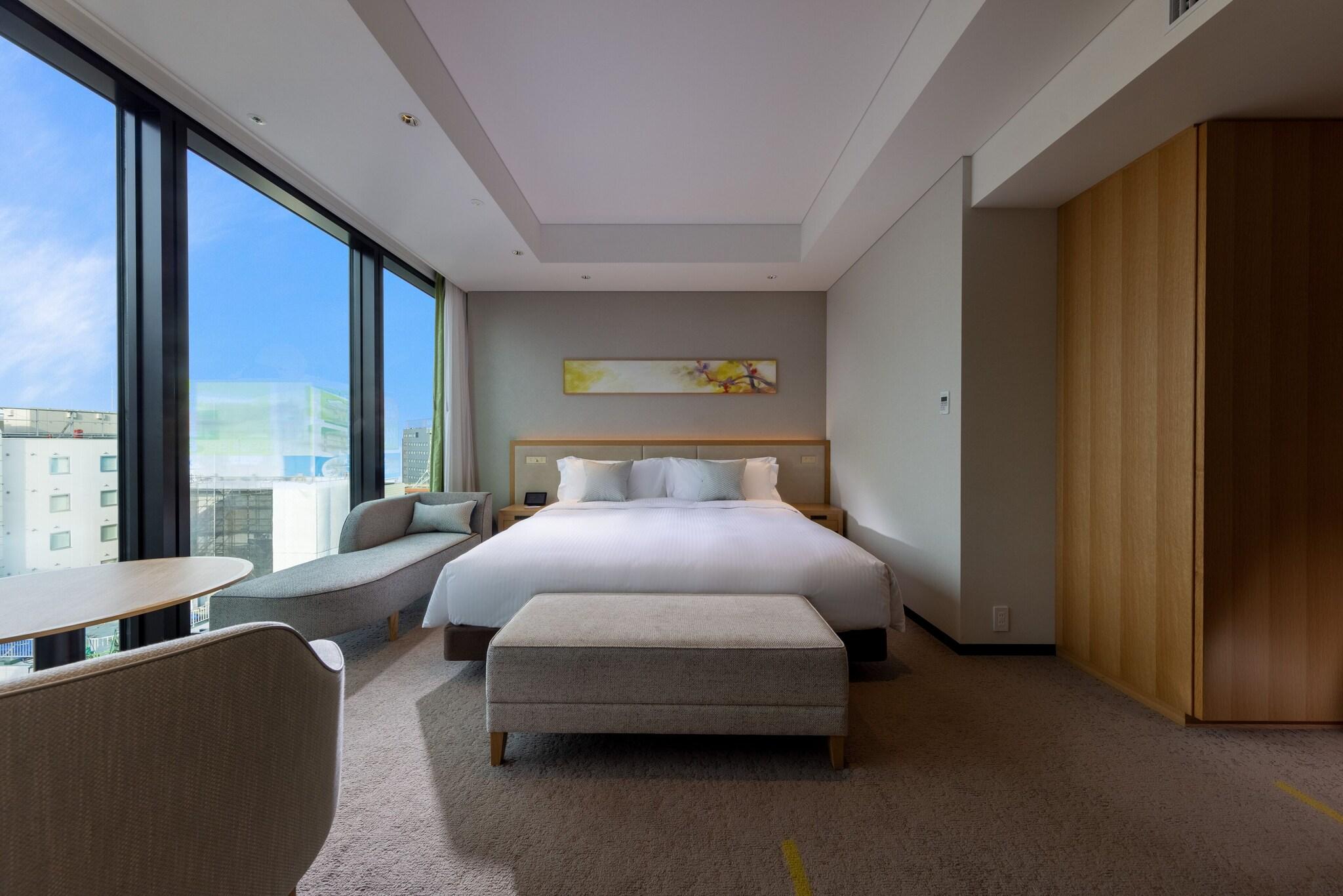 Double Deluxe King Bed