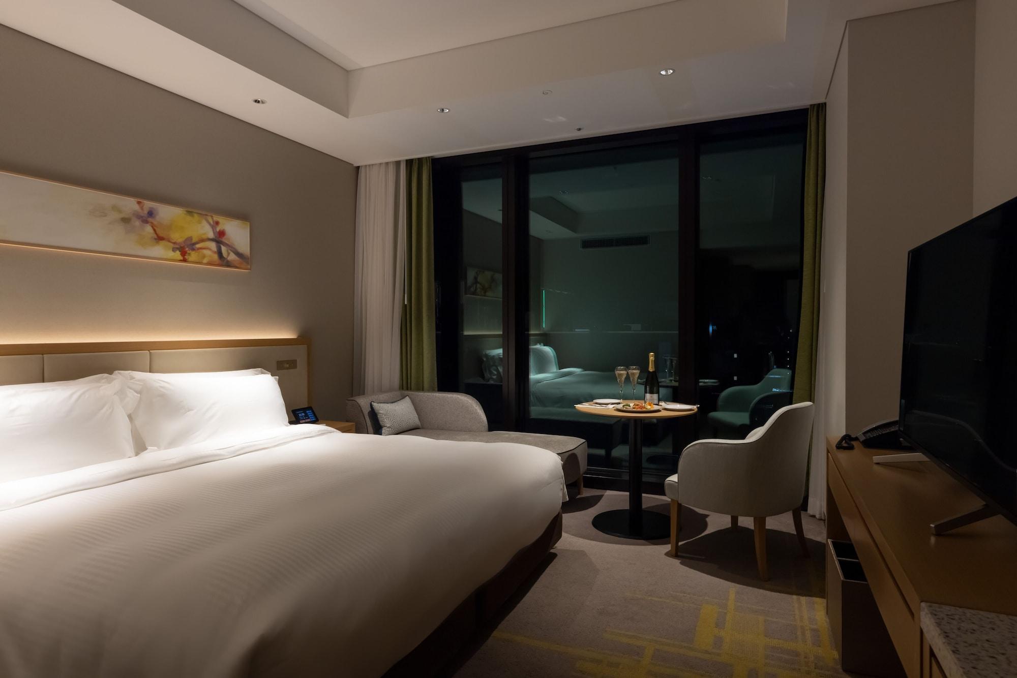 Double Superior King Bed