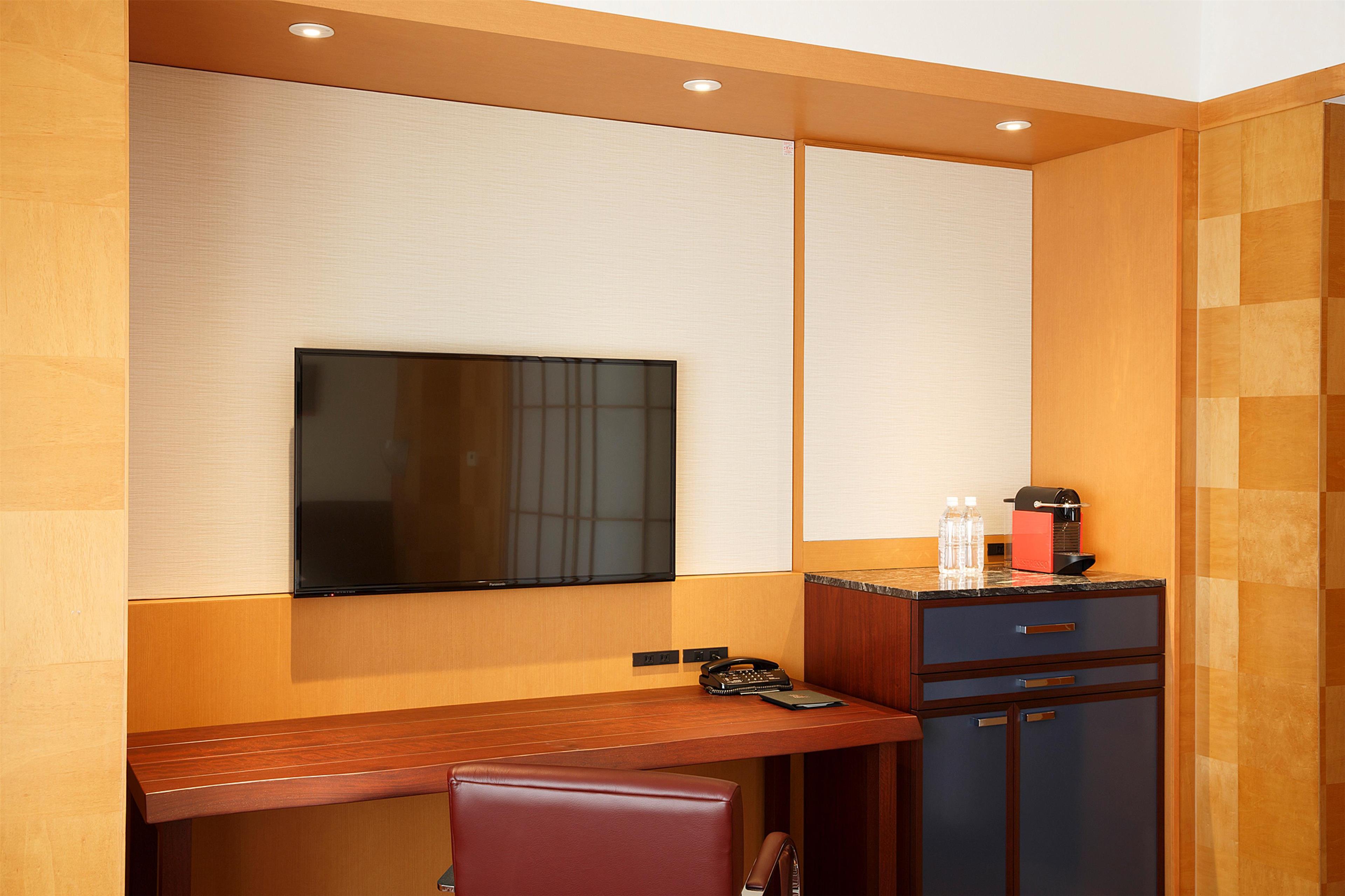 Double Club Queen Bed