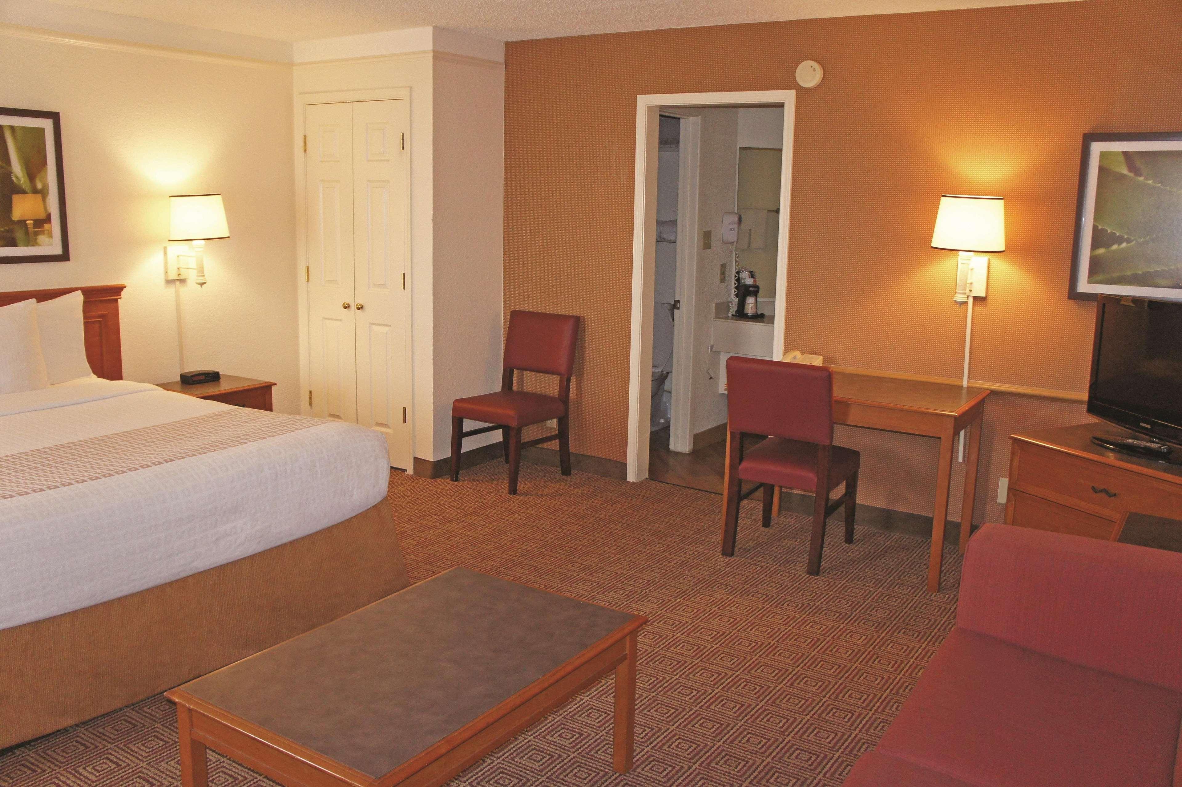 Room Deluxe King Bed