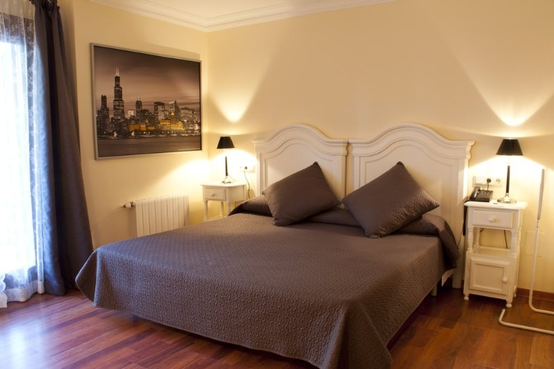 Double or Twin Standard