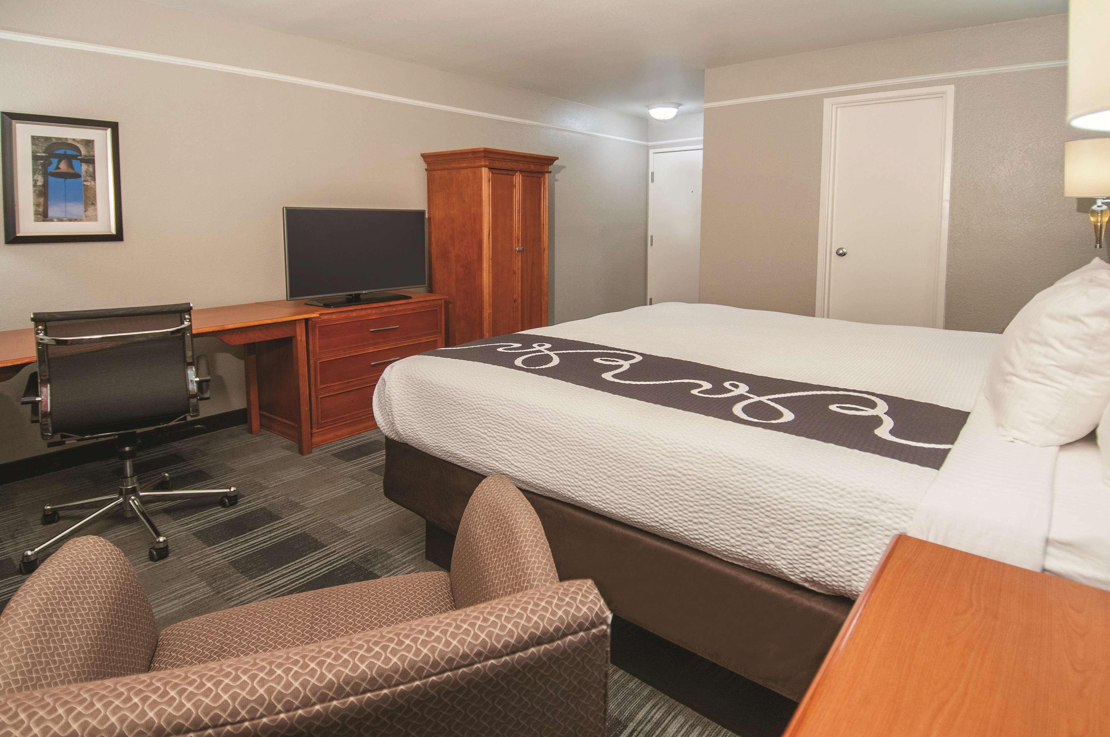 Room King Bed Non Smoking