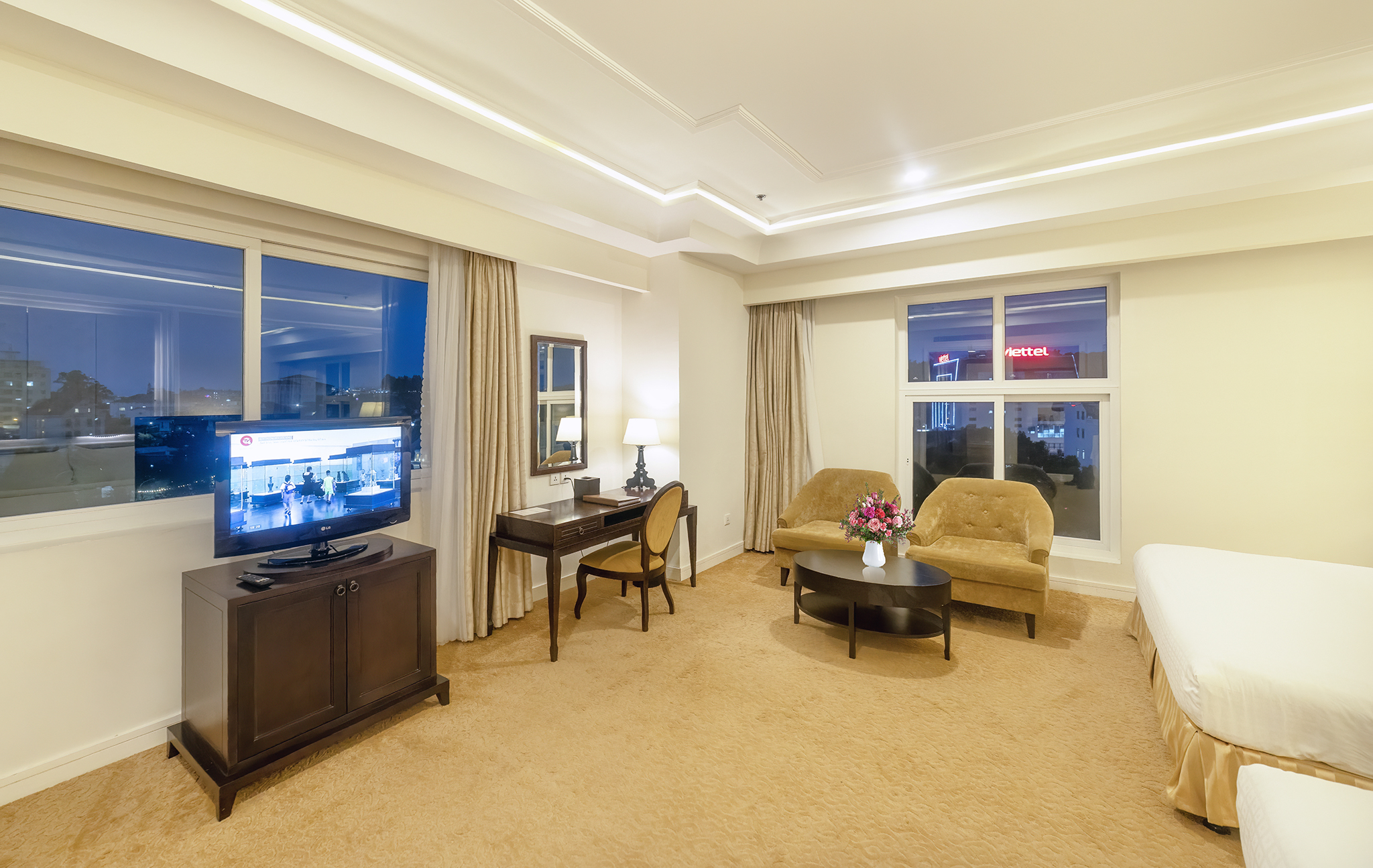 Family Room City View Two Beds