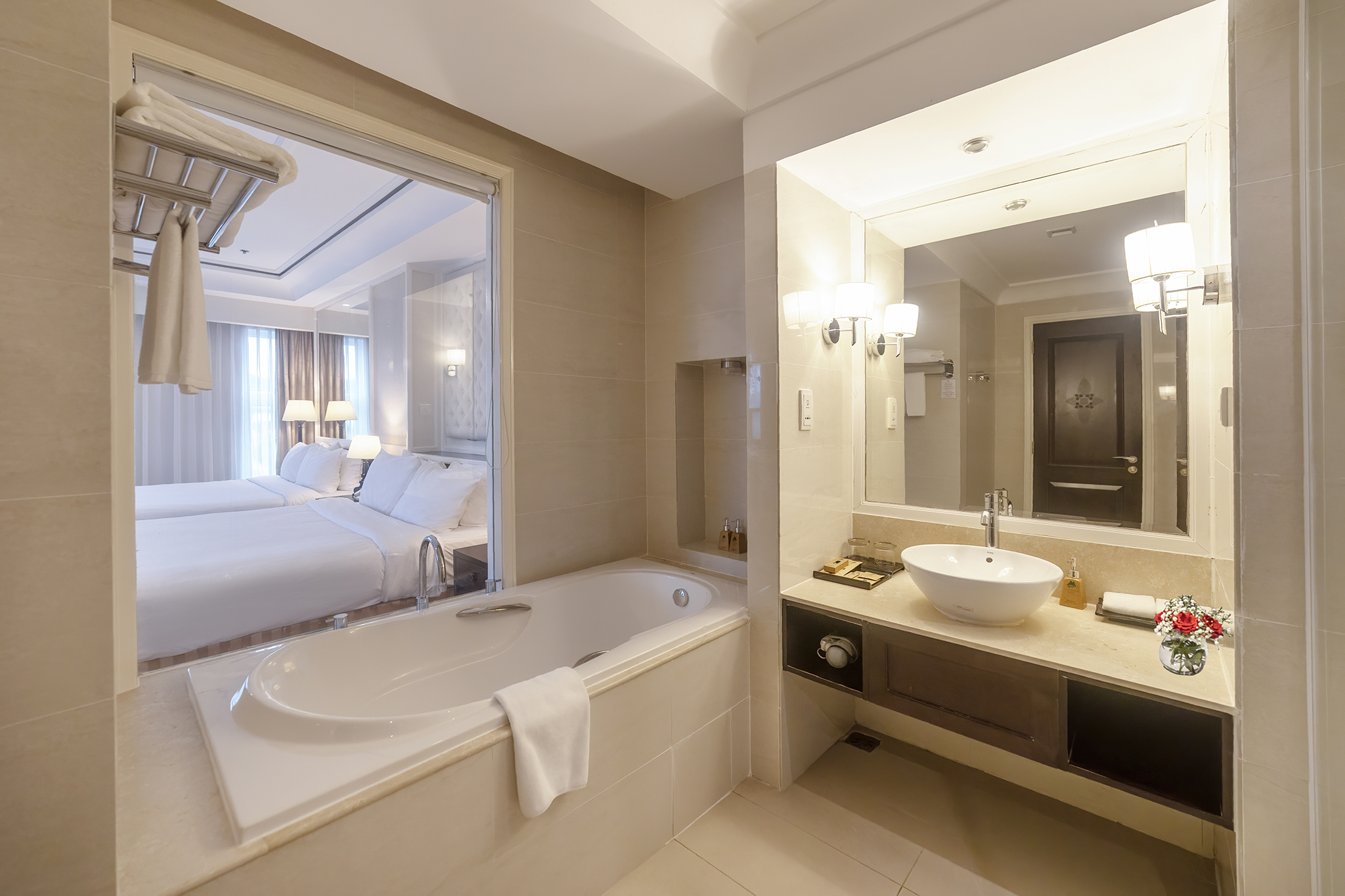 Family Room City View Two Beds