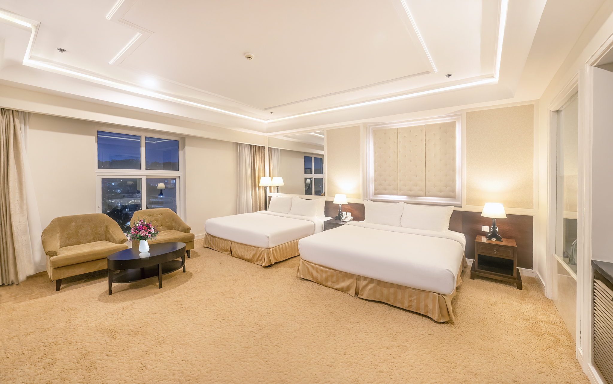 Family Room City View Two Beds