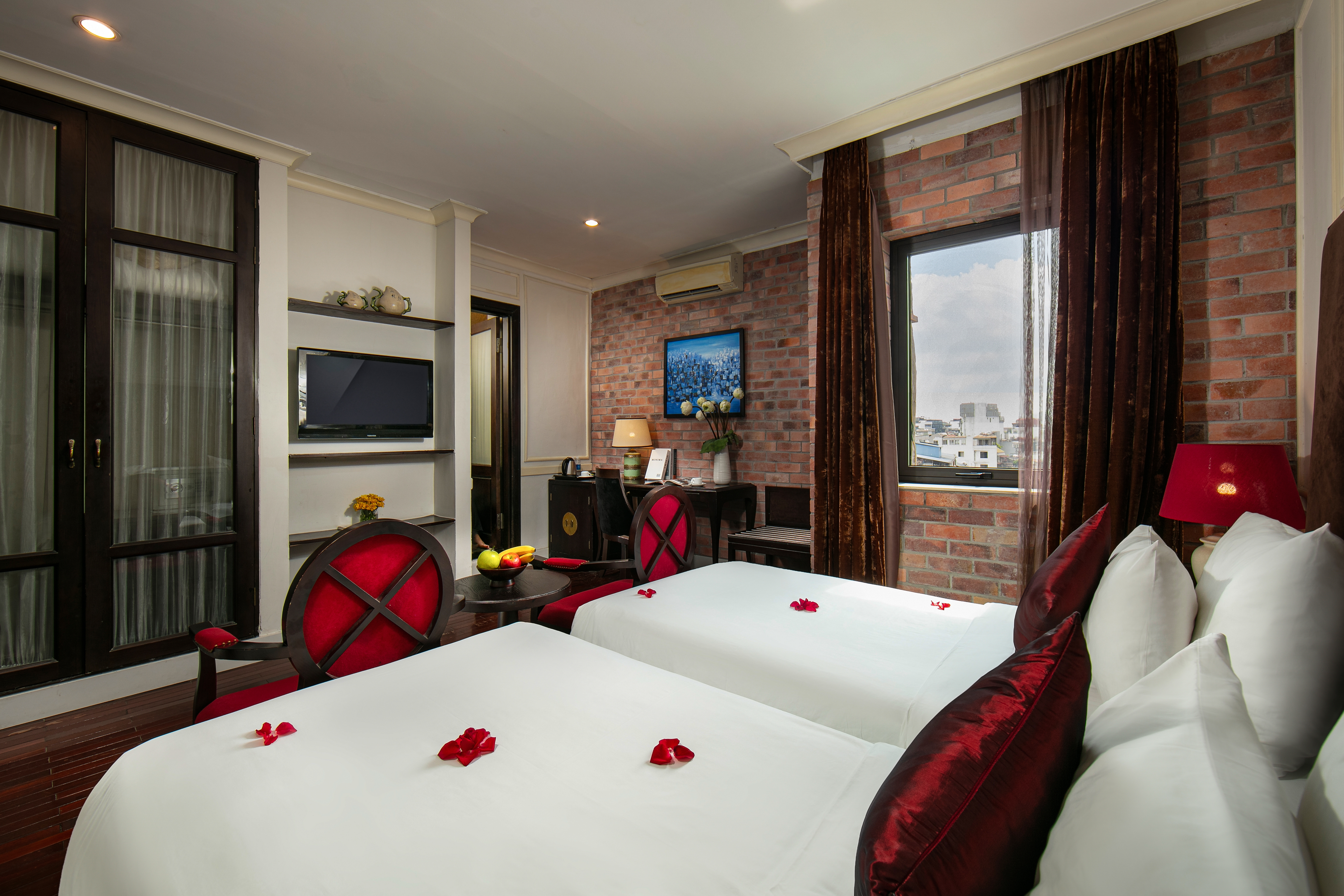 Room Connecting Room