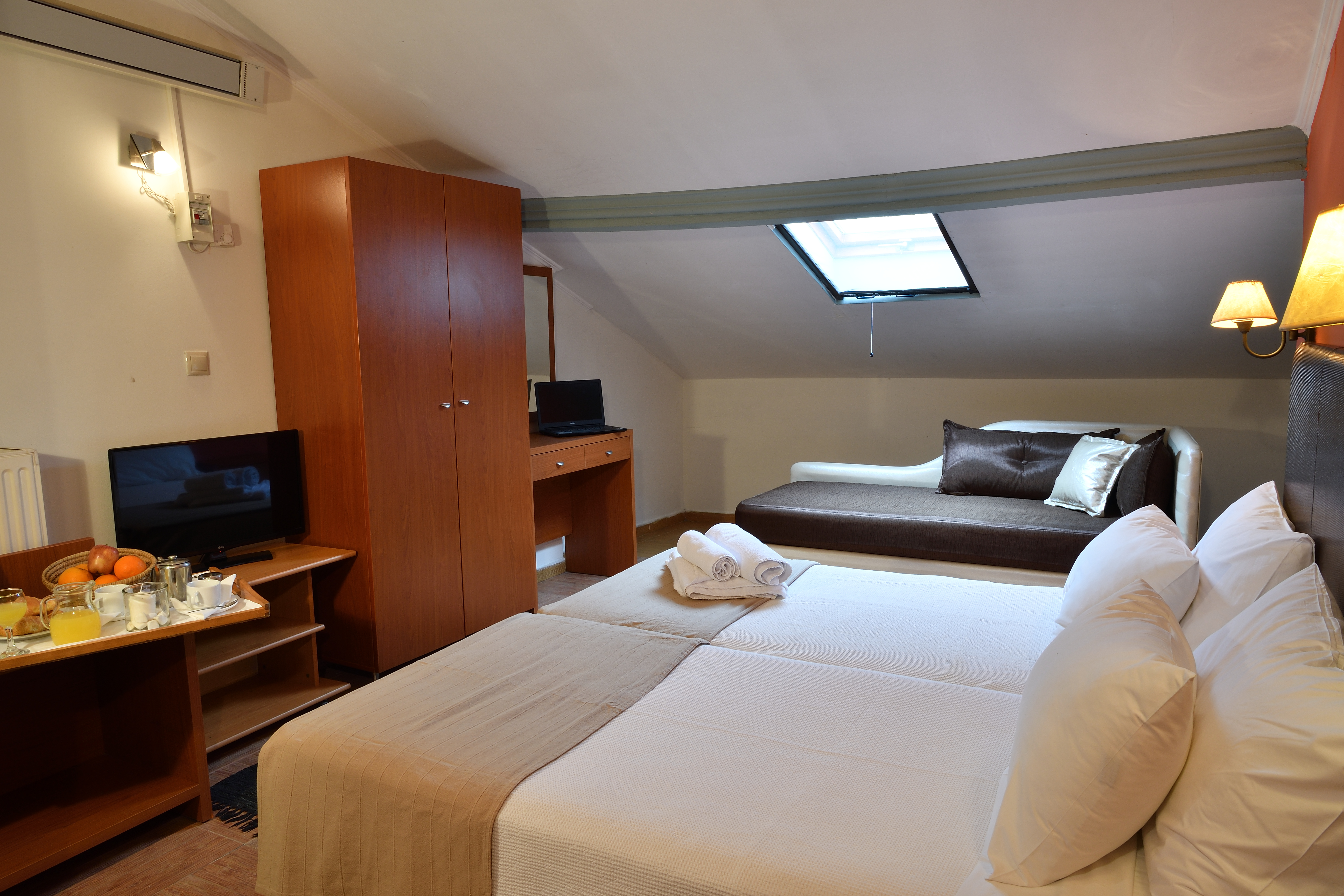 Apartment Capacity 6 Two Bedrooms