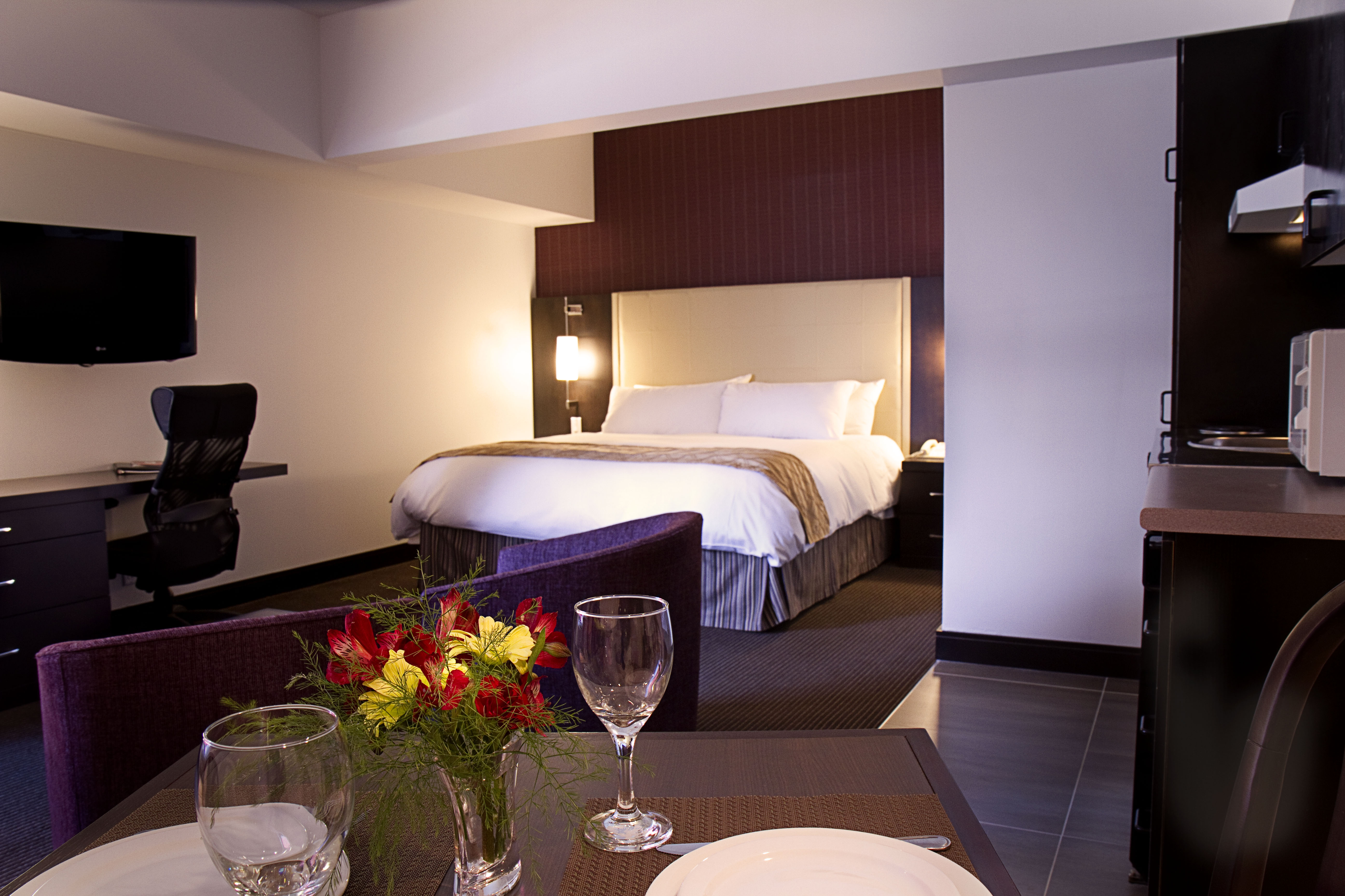 Studio Queen Size Bed