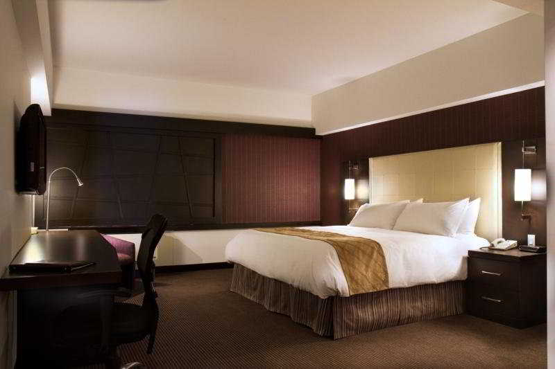 Double Deluxe King Bed