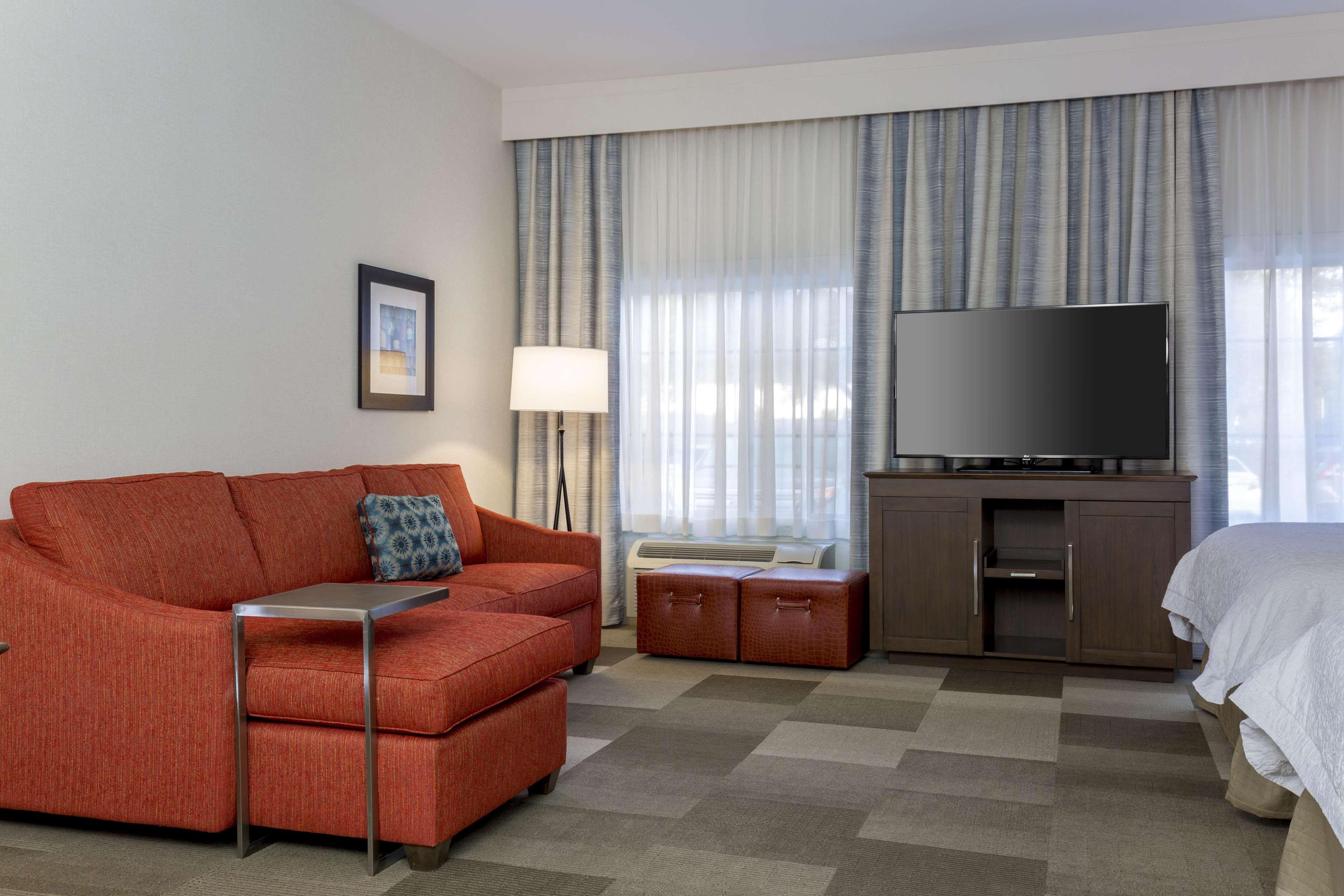 Studio Two Queen Beds Non Smoking