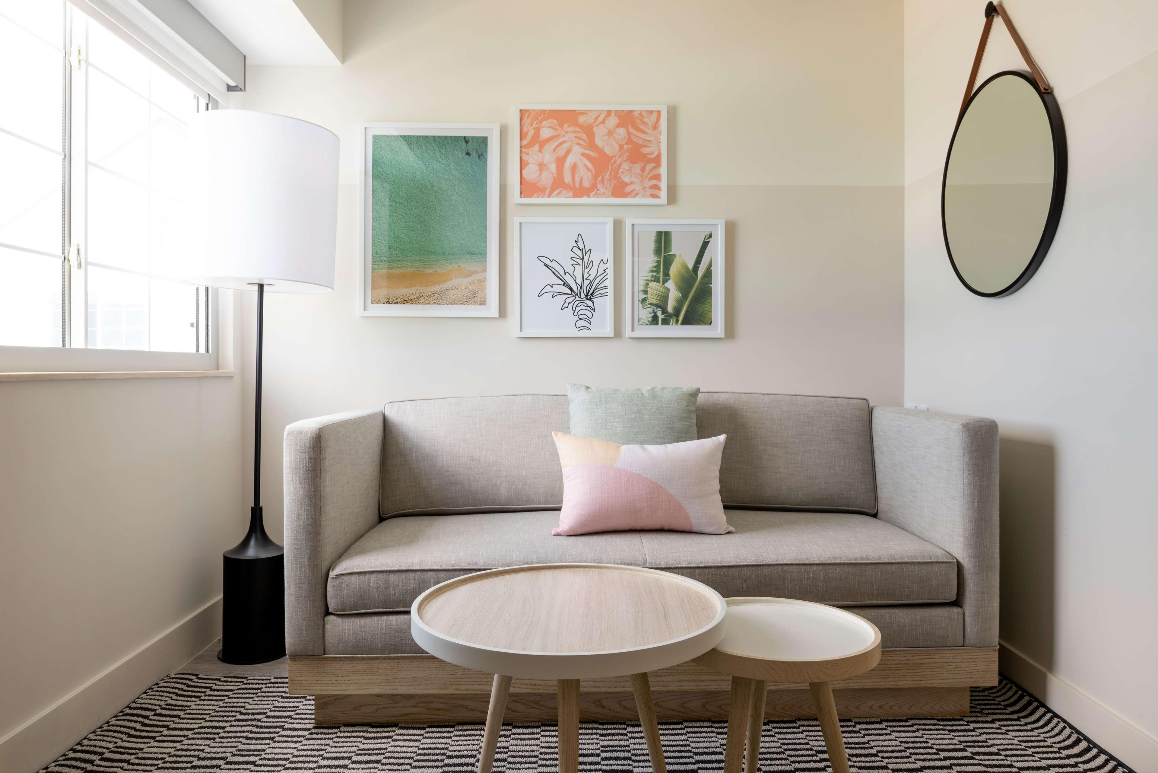 Studio Accessible King Size Bed