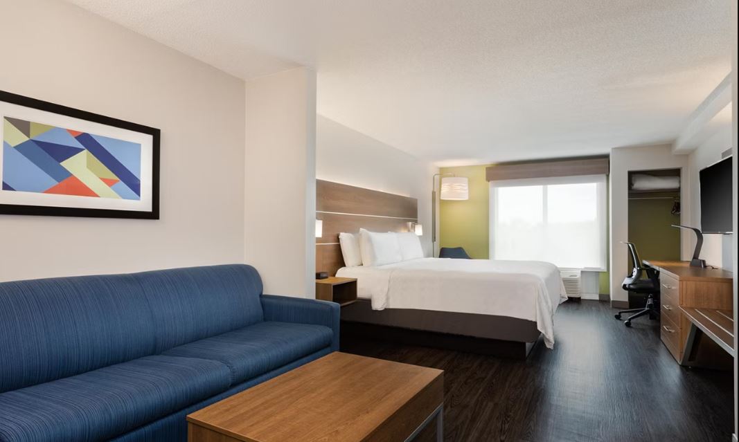 Suite Accessible King Size Bed