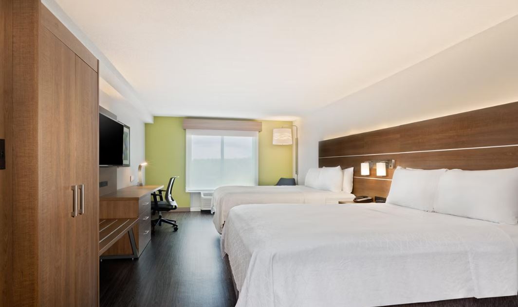 Quadruple Two Queen Beds