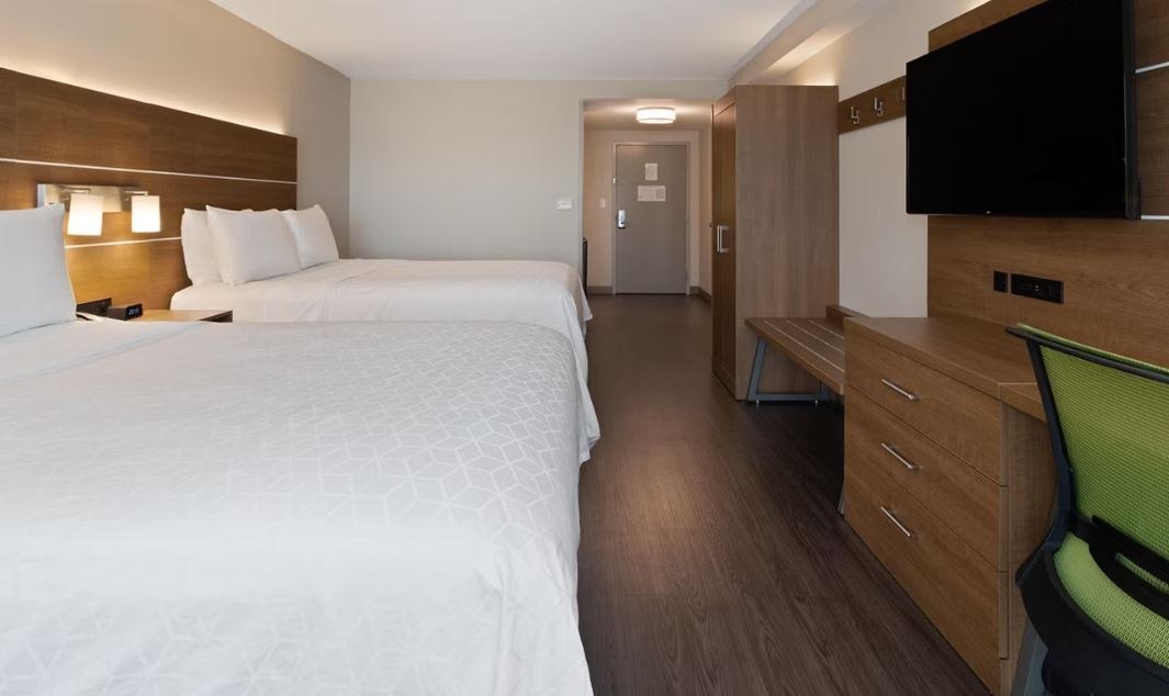 Quadruple Accessible-two Queen Beds